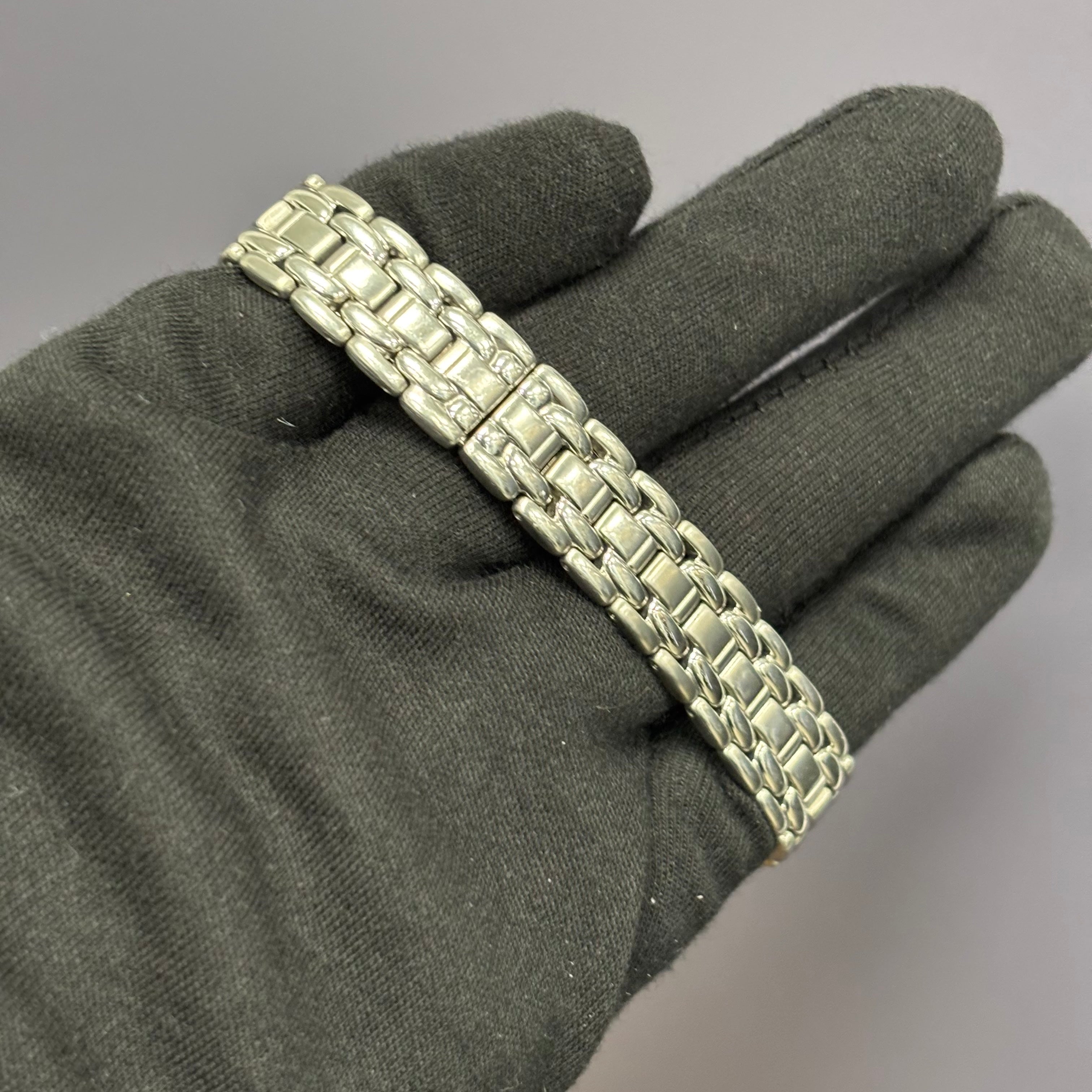 Movado Museum 23.5mm Black Dial Watch Ref# 84 E4 9824 - Happy Jewelers Fine Jewelry Lifetime Warranty