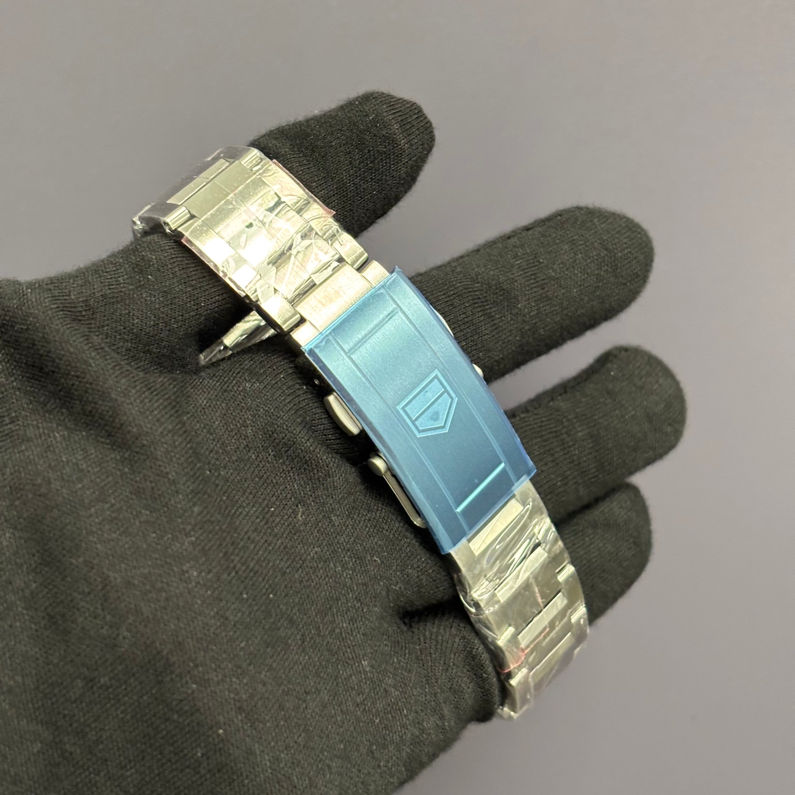 Tag Heuer Aquaracer 42mm Green Dial Watch Ref# WBP5116 - Happy Jewelers Fine Jewelry Lifetime Warranty