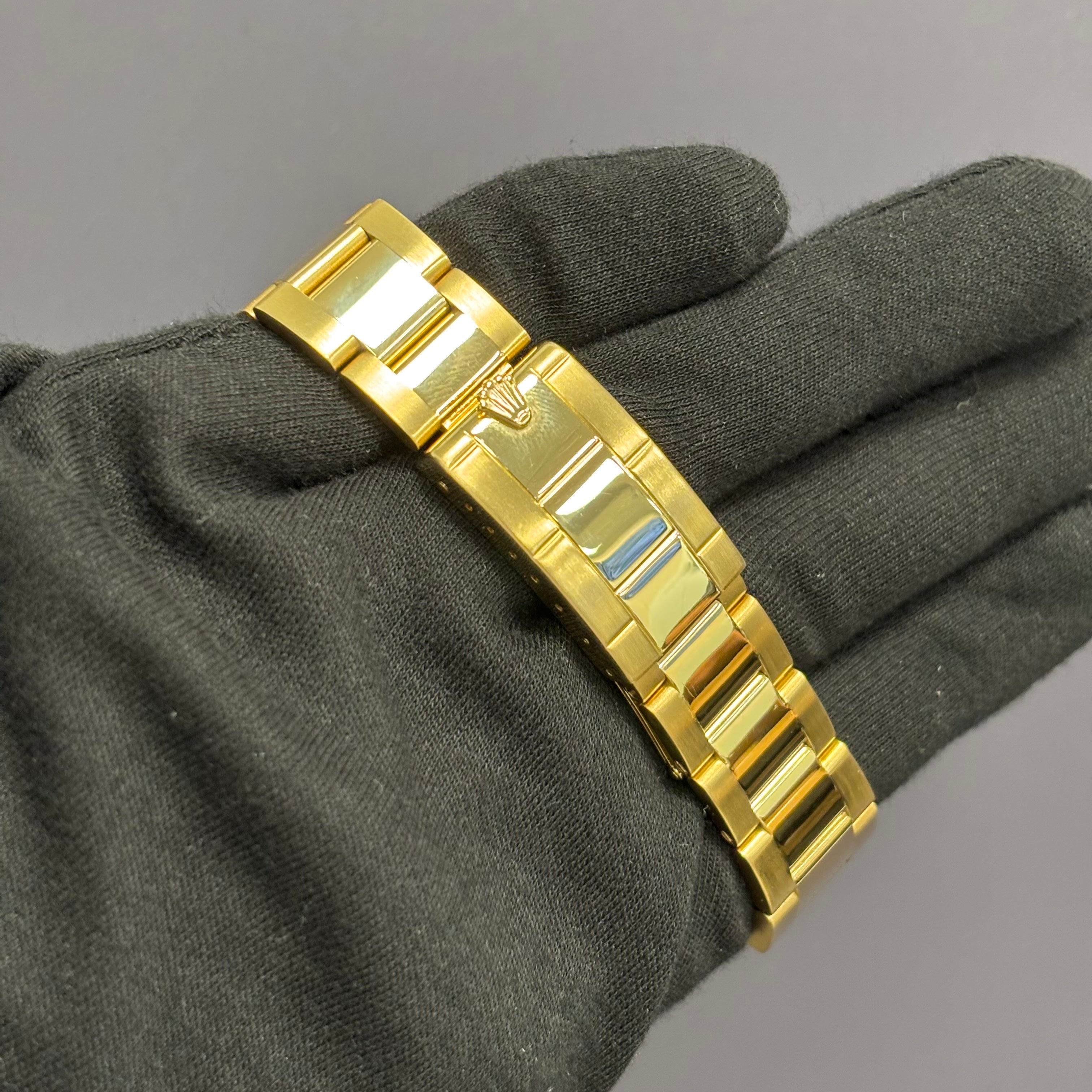 Rolex Daytona 40mm Black Dial Watch Ref# 16528 - Happy Jewelers Fine Jewelry Lifetime Warranty