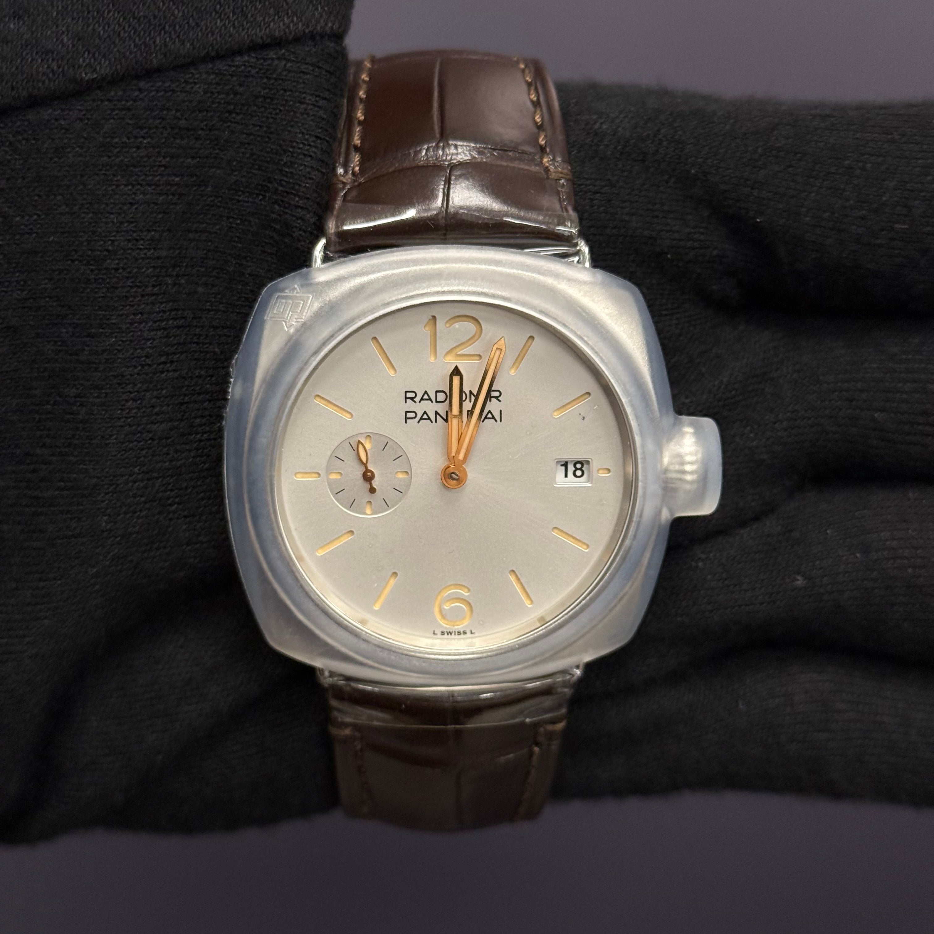 Panerai Radiomir Quaranta 40mm Silver Dial Watch Ref# PAM01292 - Happy Jewelers Fine Jewelry Lifetime Warranty