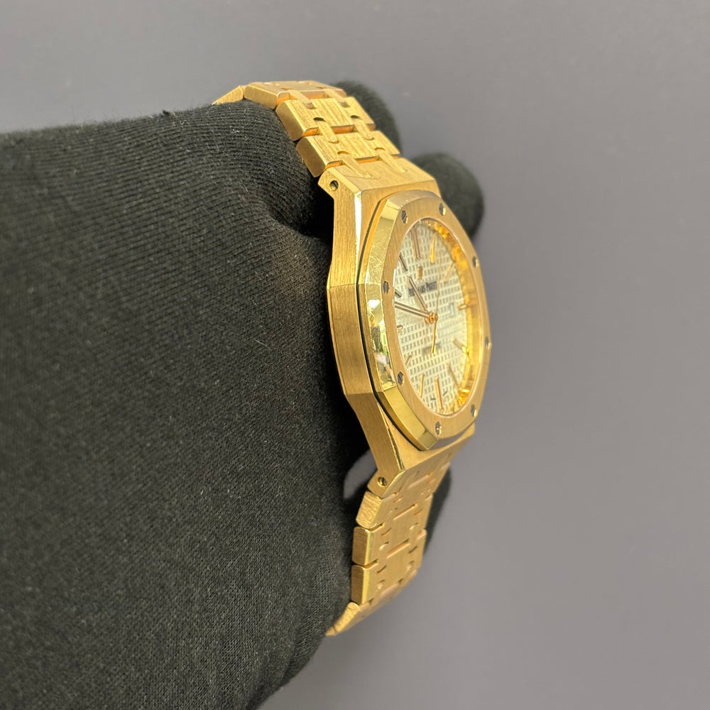 Audemars Piguet Royal Oak 41mm White Dial Watch Ref# 15400OR.OO.1220OR.02