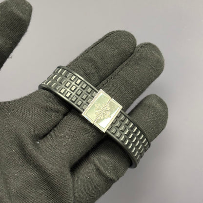 Patek Philippe Aquanaut 26mm Black Dial Watch Ref# 4960A-010 - Happy Jewelers Fine Jewelry Lifetime Warranty