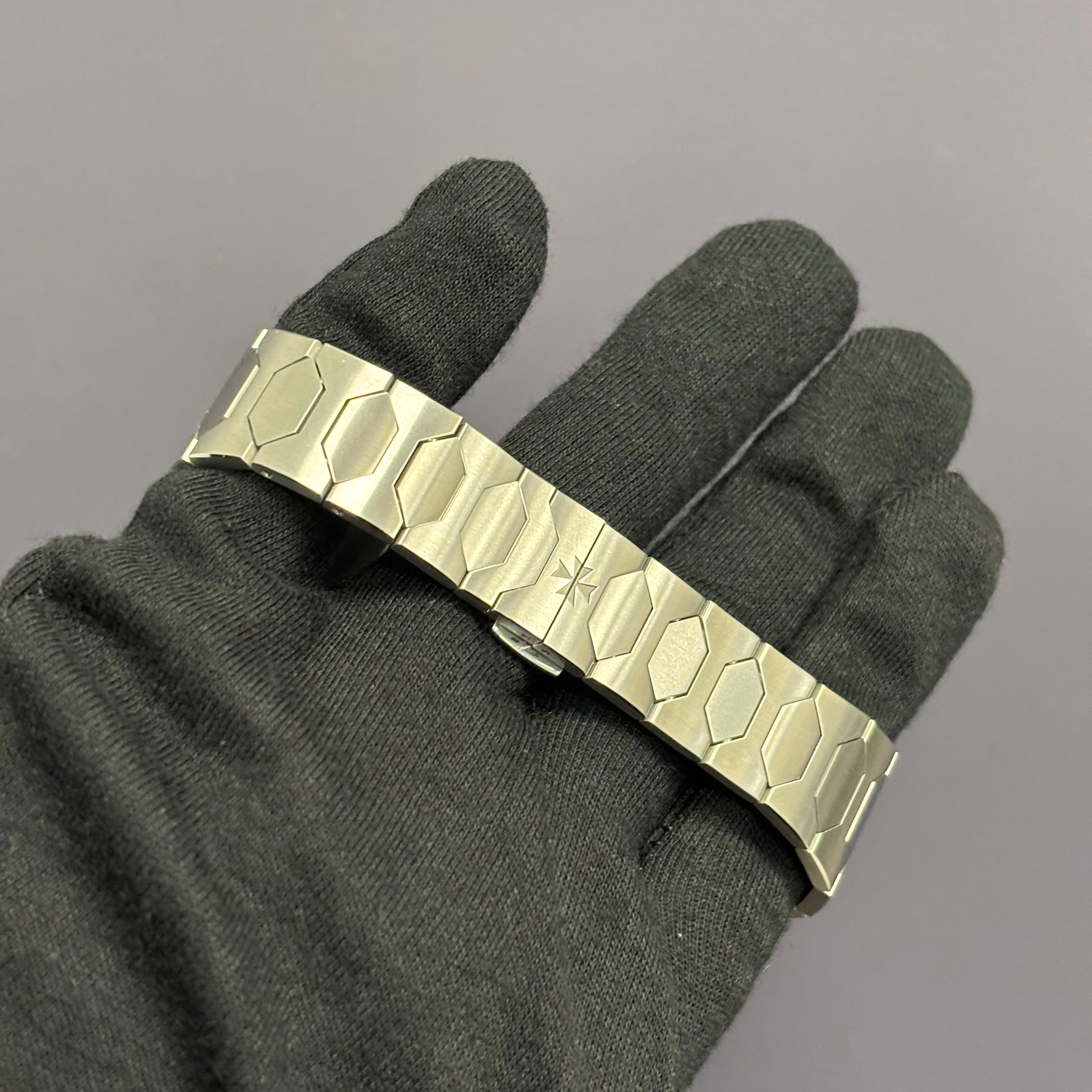 Vacheron Constantin 222 37mm Blue Dial Watch Ref# 4200H/222A-B934 - Happy Jewelers Fine Jewelry Lifetime Warranty