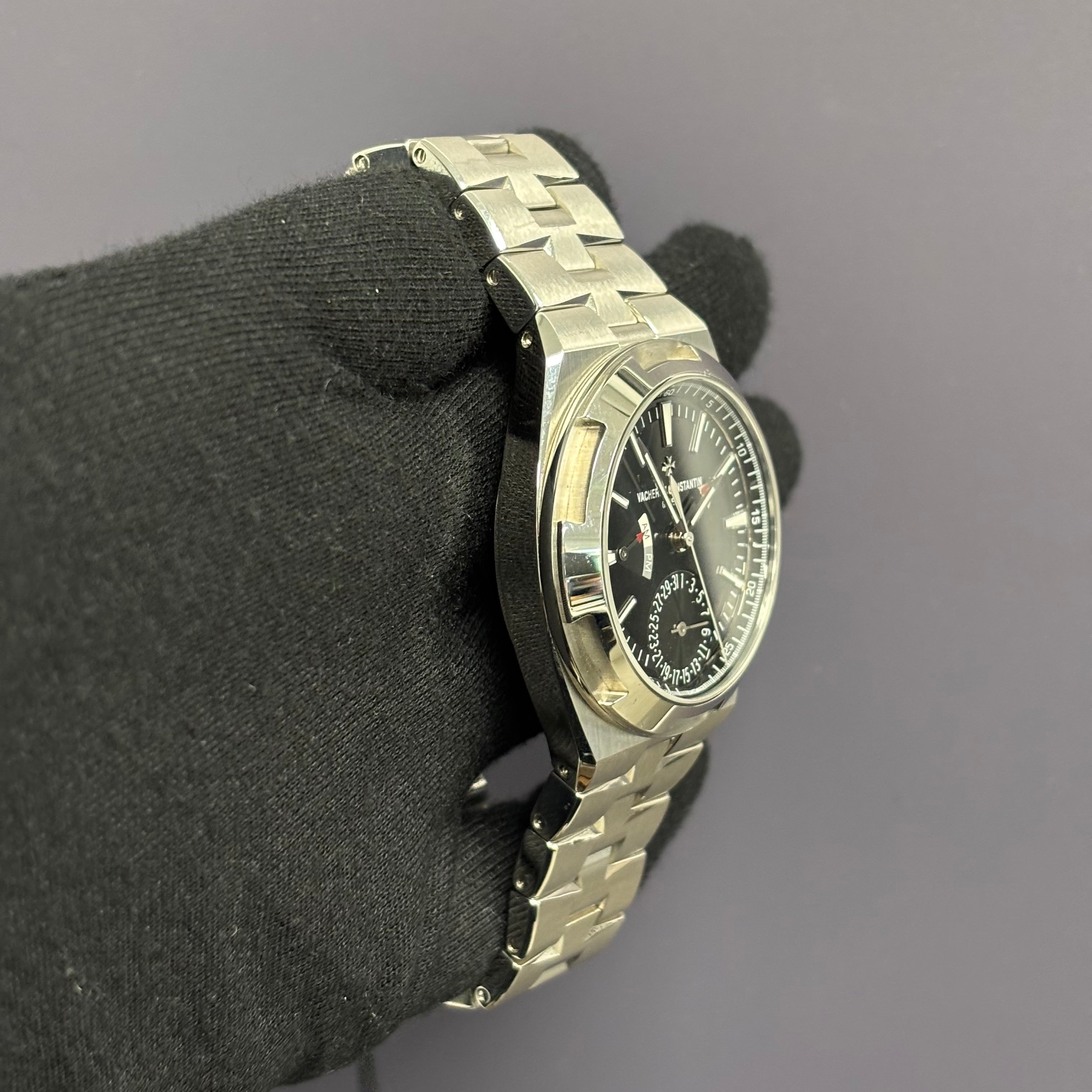 Vacheron Constantin Overseas 42.5mm Black Dial Watch Ref# 7900V/110A-B546 - Happy Jewelers Fine Jewelry Lifetime Warranty