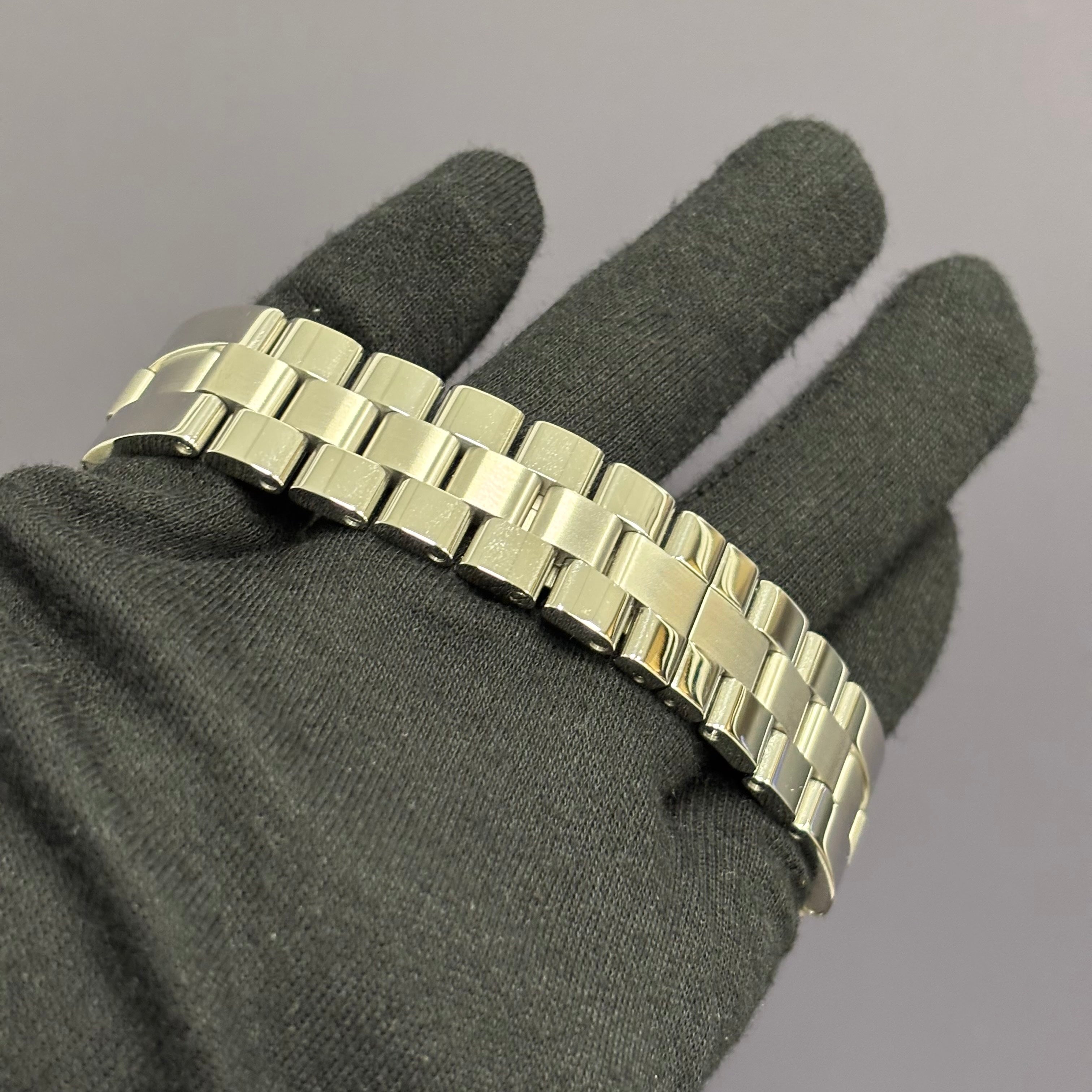 Cartier Roadster 48mm Silver Dial Watch Ref# W62019X6 - Happy Jewelers Fine Jewelry Lifetime Warranty