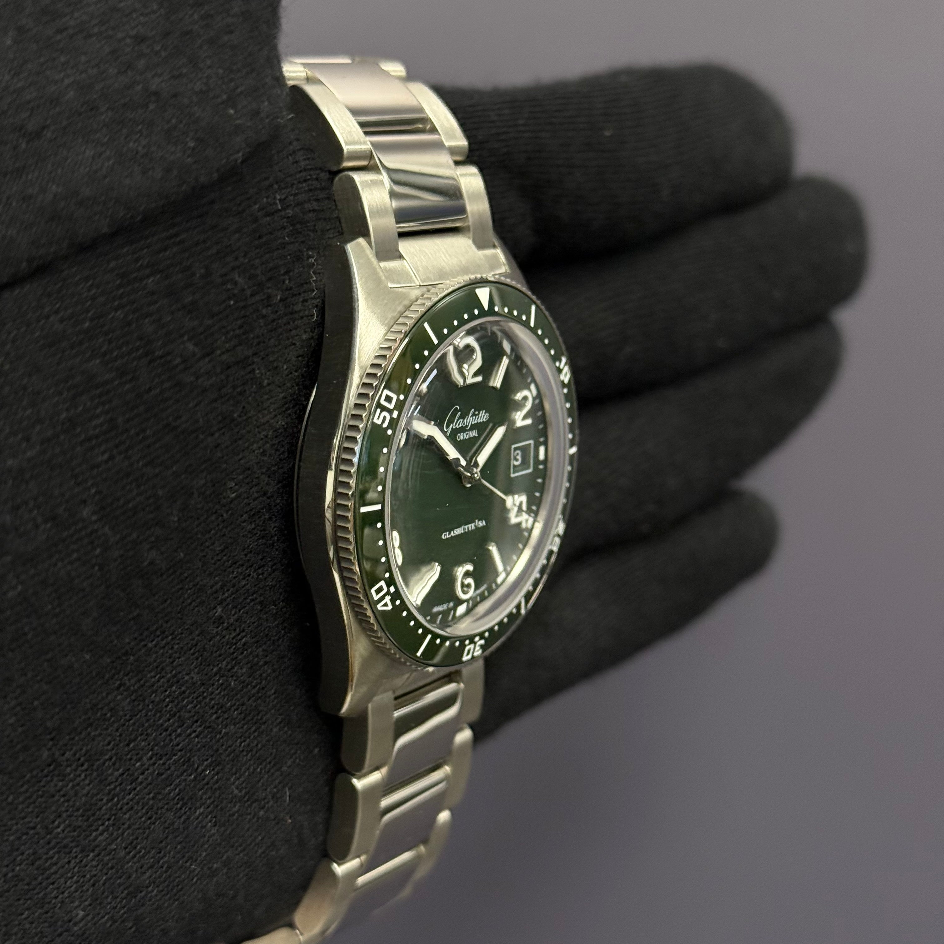 Glashutte Sea Q 39.5mm Green Dial Watch Ref# 1-39-11-13-83-70 - Happy Jewelers Fine Jewelry Lifetime Warranty