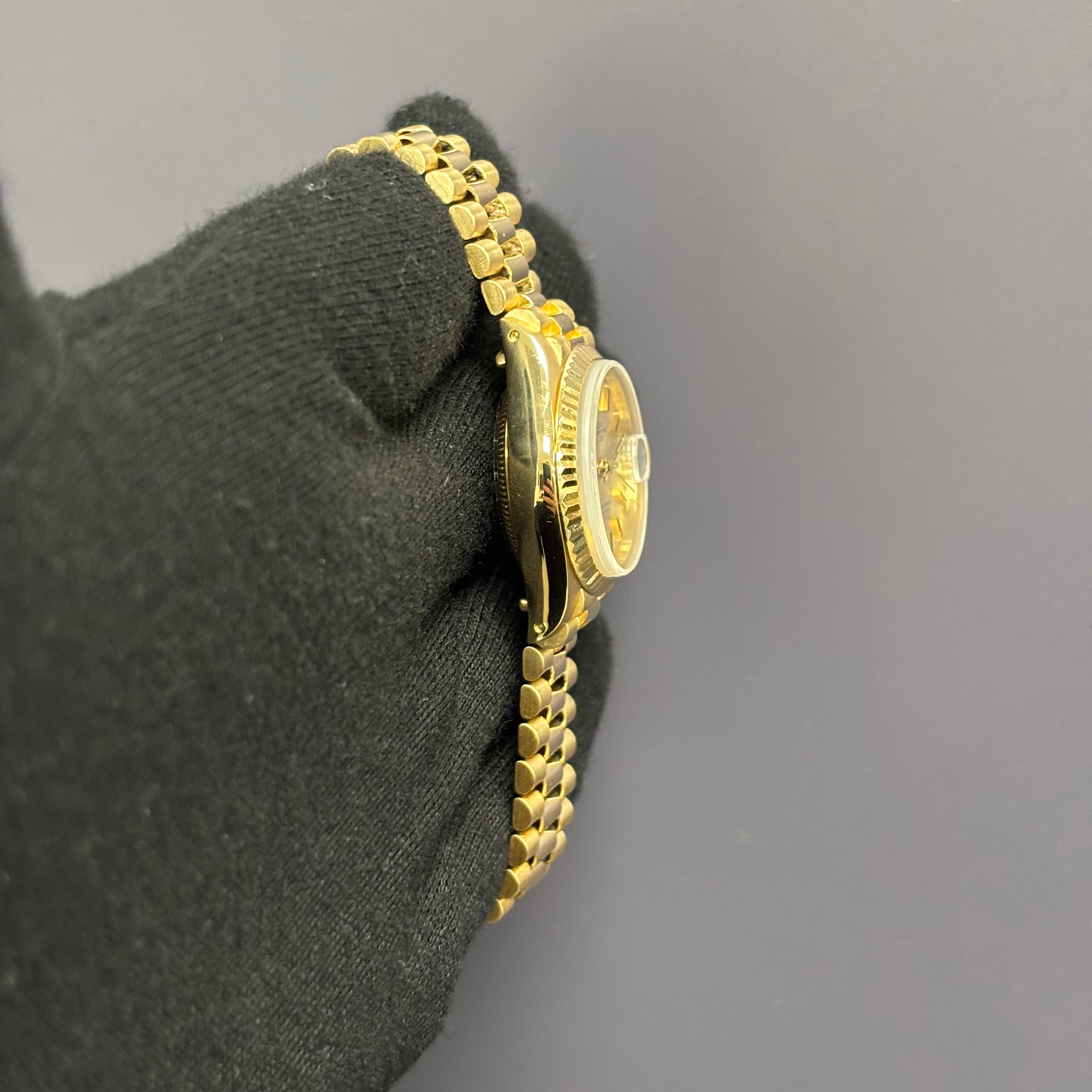 Rolex Datejust 26mm Silver Dial Watch Ref# 6917 - Happy Jewelers Fine Jewelry Lifetime Warranty