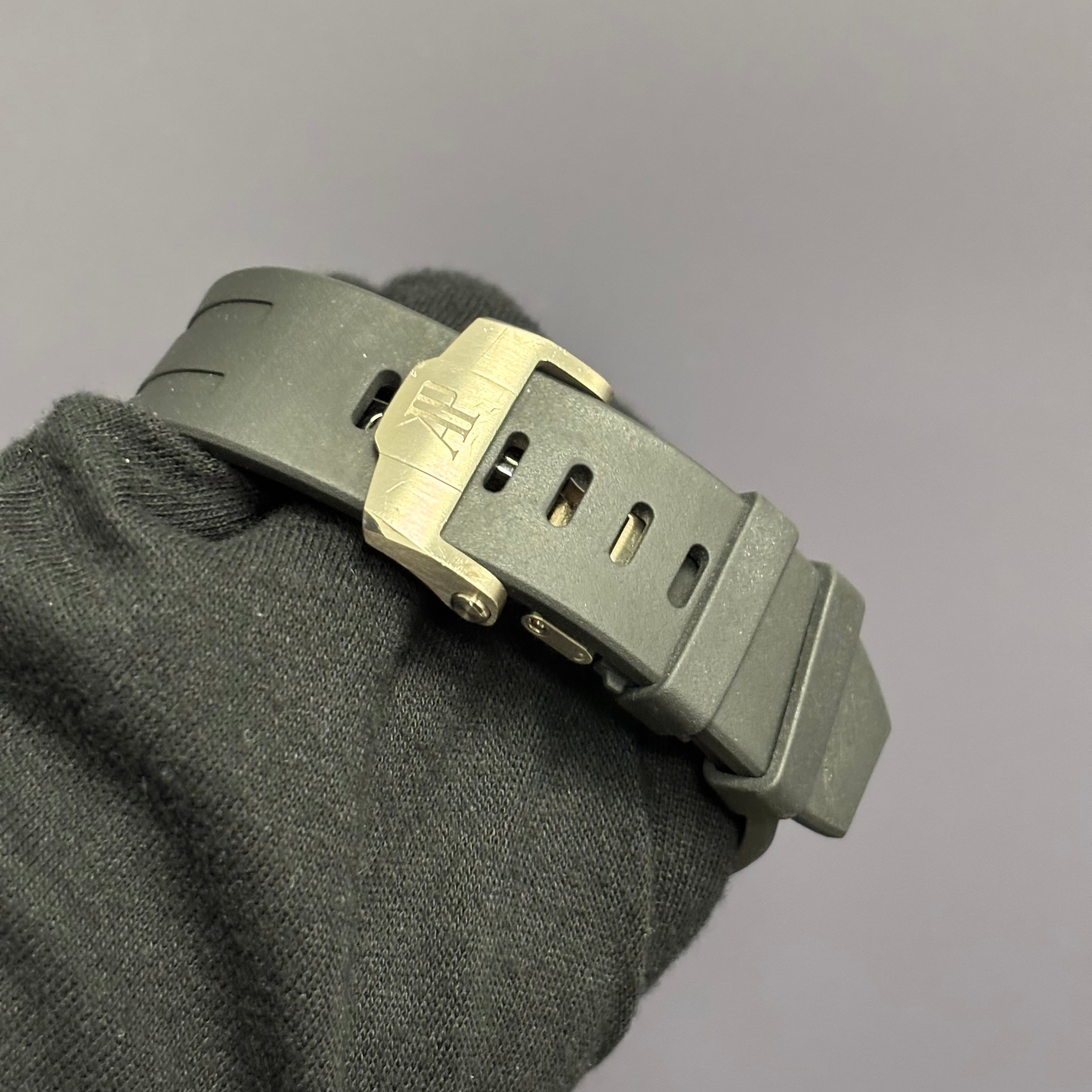 Audemars Piguet Royal Oak 43mm Black Dial Watch Ref# 26424BC.ZZ.D002CA.01 - Happy Jewelers Fine Jewelry Lifetime Warranty