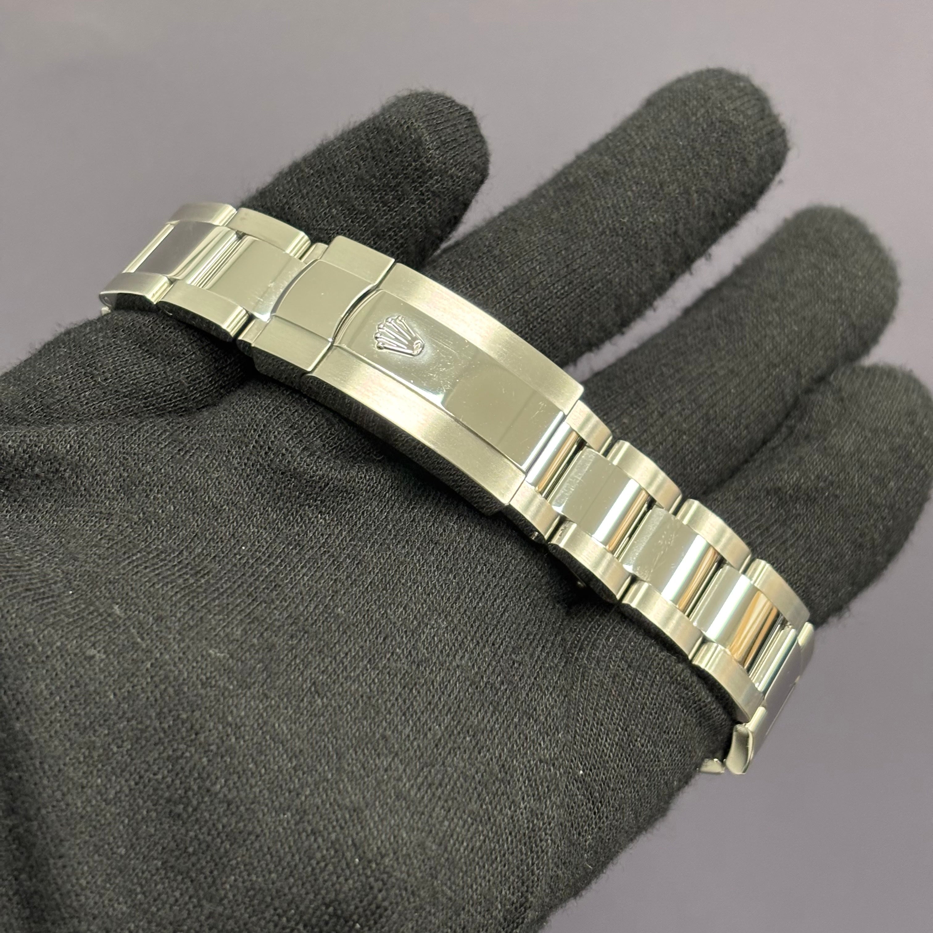 Rolex Datejust 41mm Silver Dial Watch Ref# 126334 - Happy Jewelers Fine Jewelry Lifetime Warranty