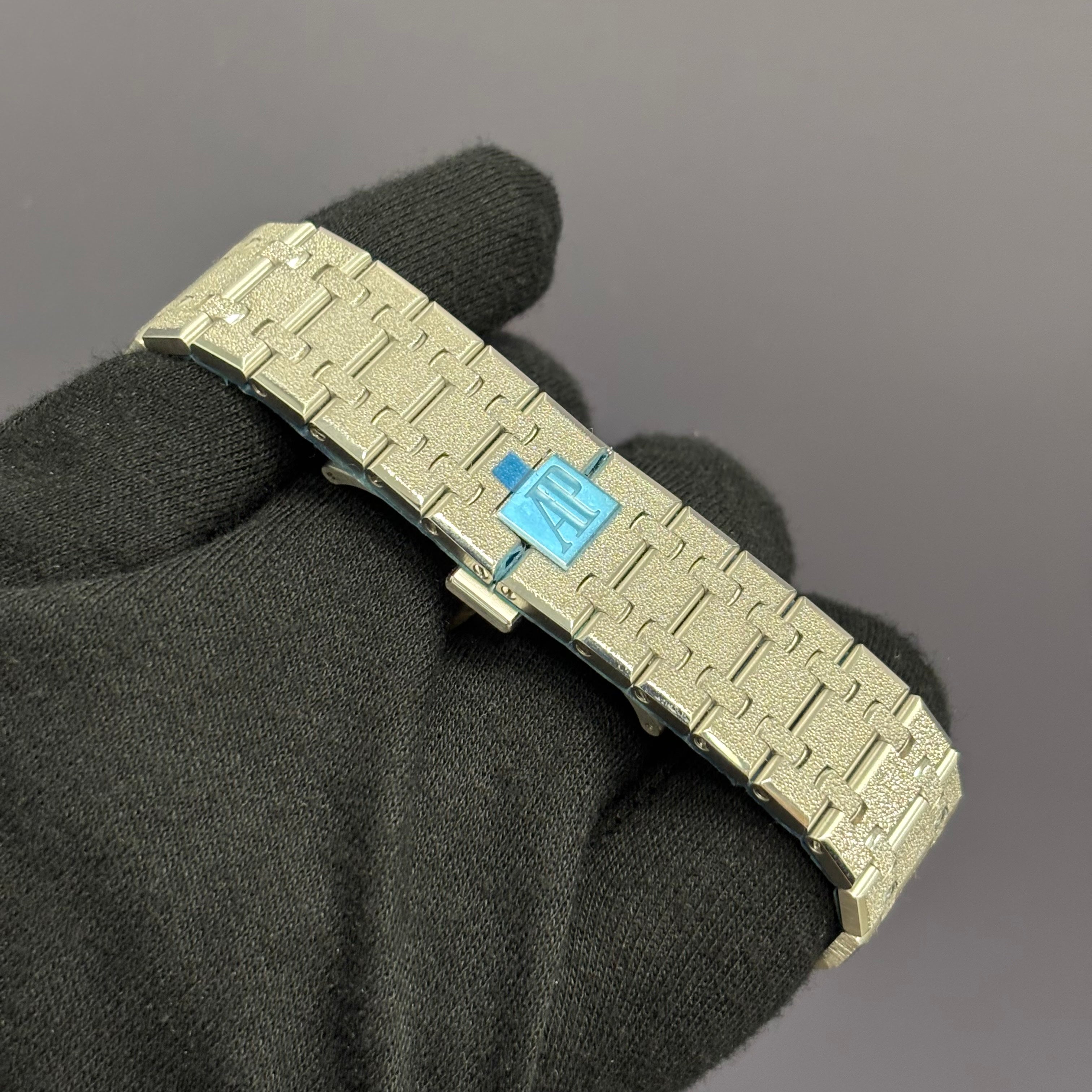 Audemars Piguet Royal Oak 41mm Black Dial Watch Ref# 26239BC.GG.1224BC.02 - Happy Jewelers Fine Jewelry Lifetime Warranty