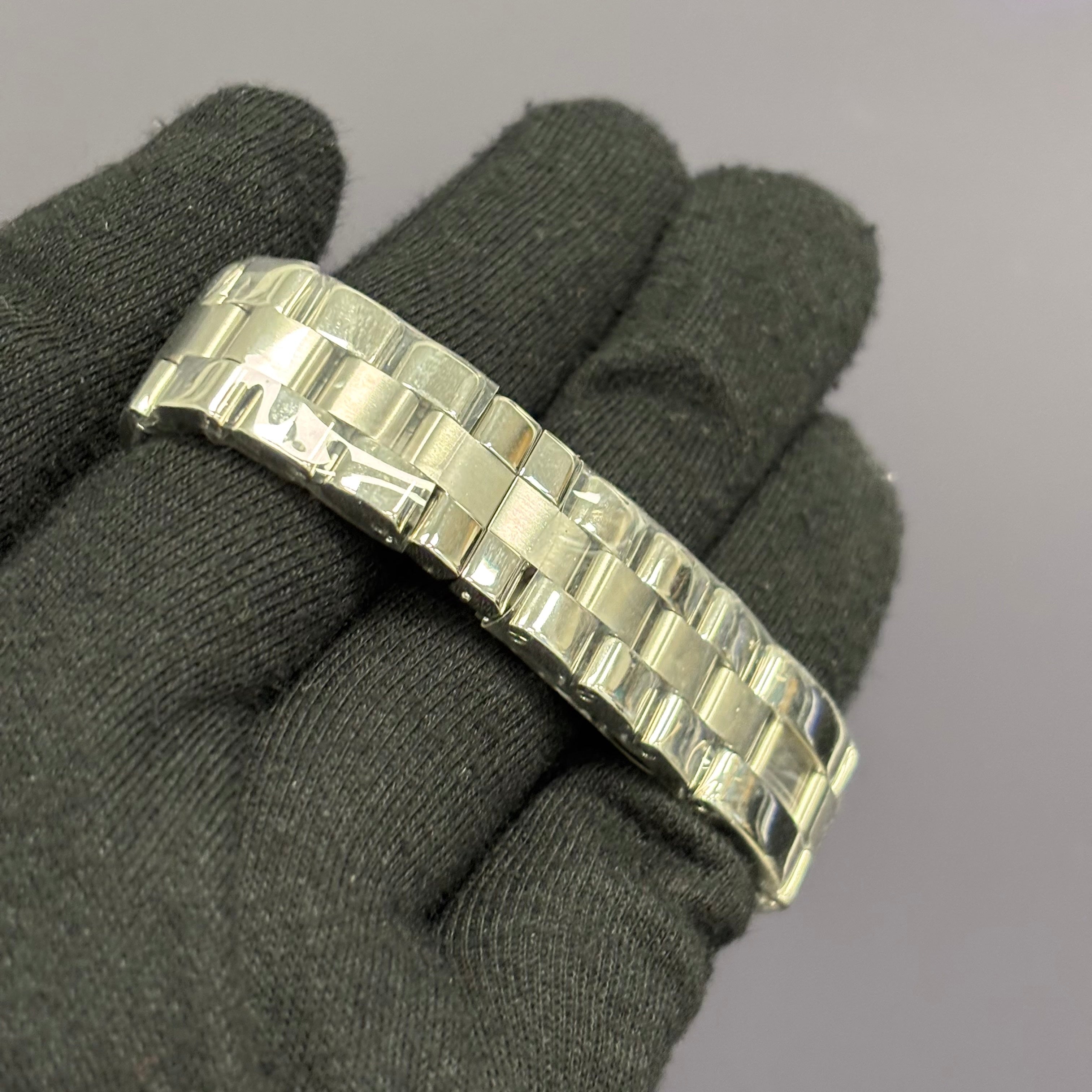 Cartier Roadster 31mm Silver Dial Watch Ref# W62016V3 - Happy Jewelers Fine Jewelry Lifetime Warranty