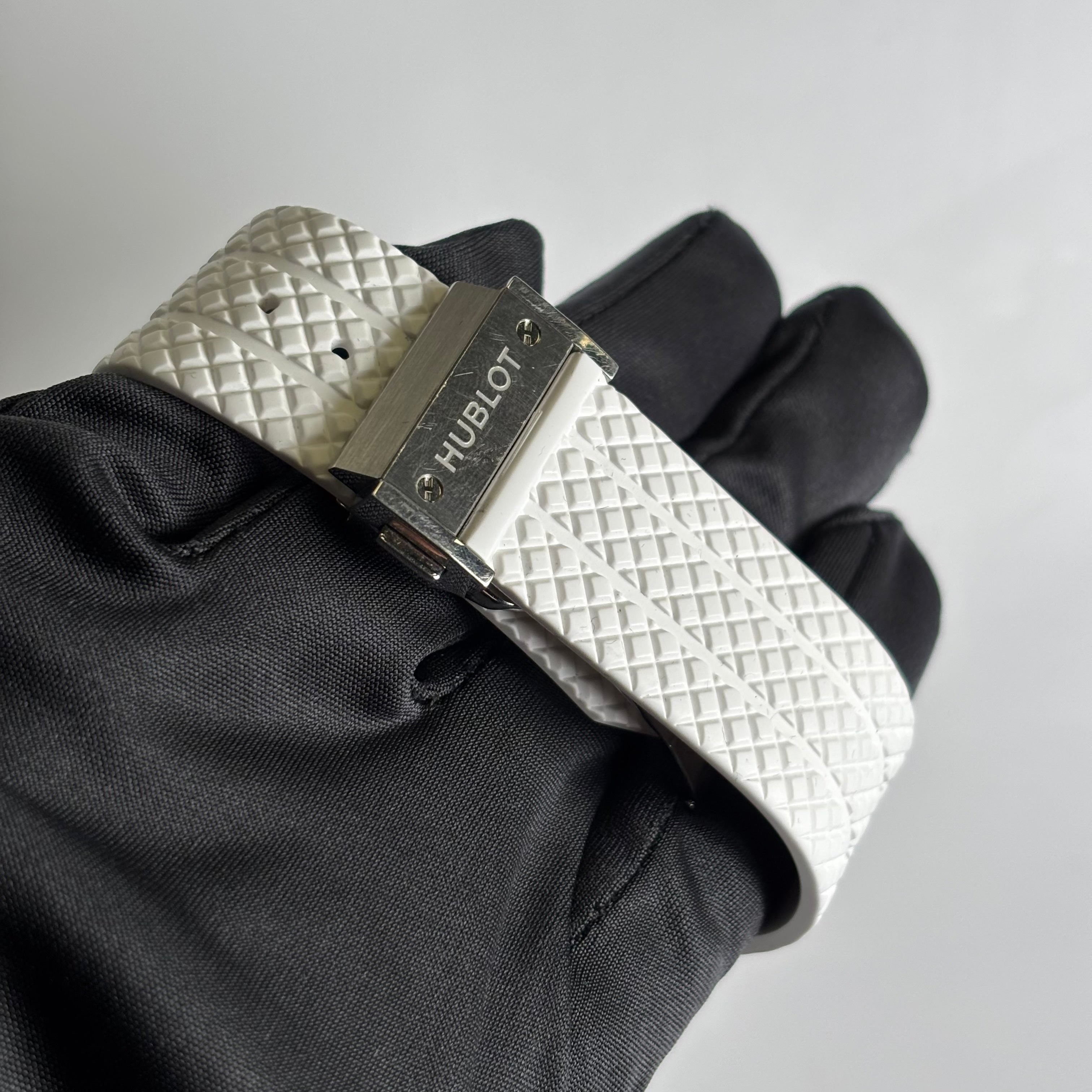 Hublot Big Bang 44mm White Dial Watch Ref# 301.SE.230.RW - Happy Jewelers Fine Jewelry Lifetime Warranty