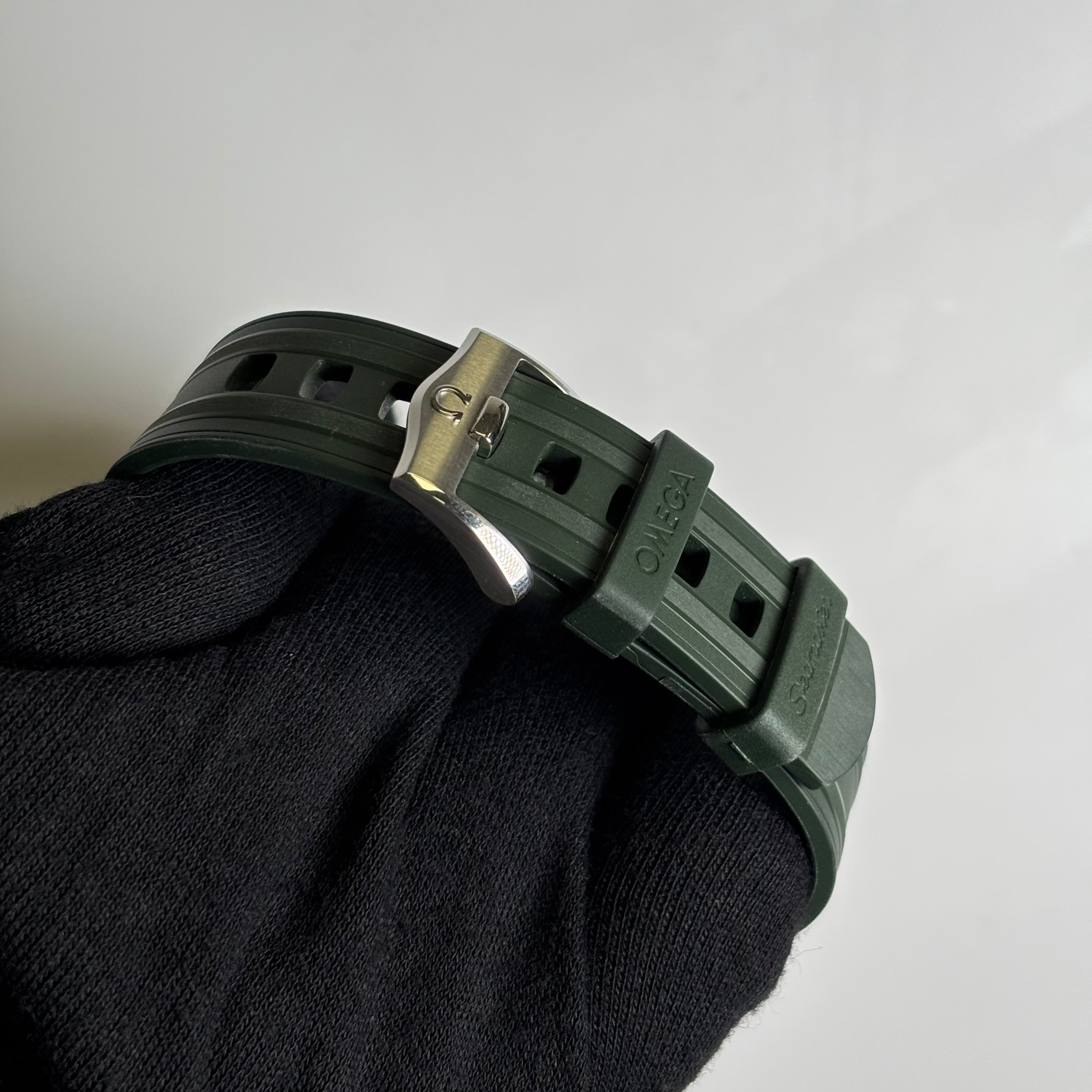 Omega Seamaster 42mm Green Dial Ref# 210.32.42.20.10.001 - Happy Jewelers Fine Jewelry Lifetime Warranty