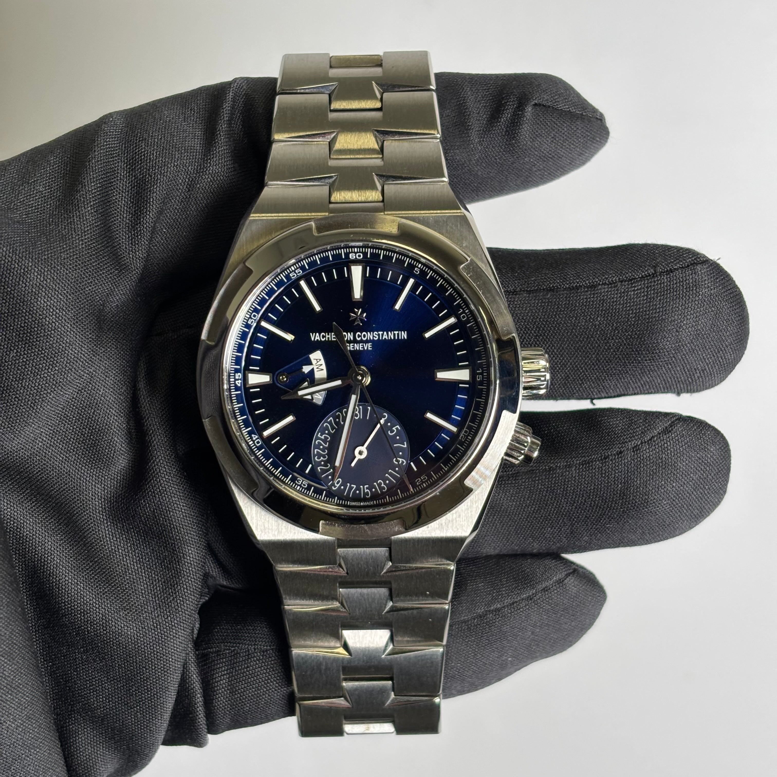 Vacheron Constantin Overseas 42.5mm Blue Dial Watch Ref# 7900V/110A-B334 - Happy Jewelers Fine Jewelry Lifetime Warranty