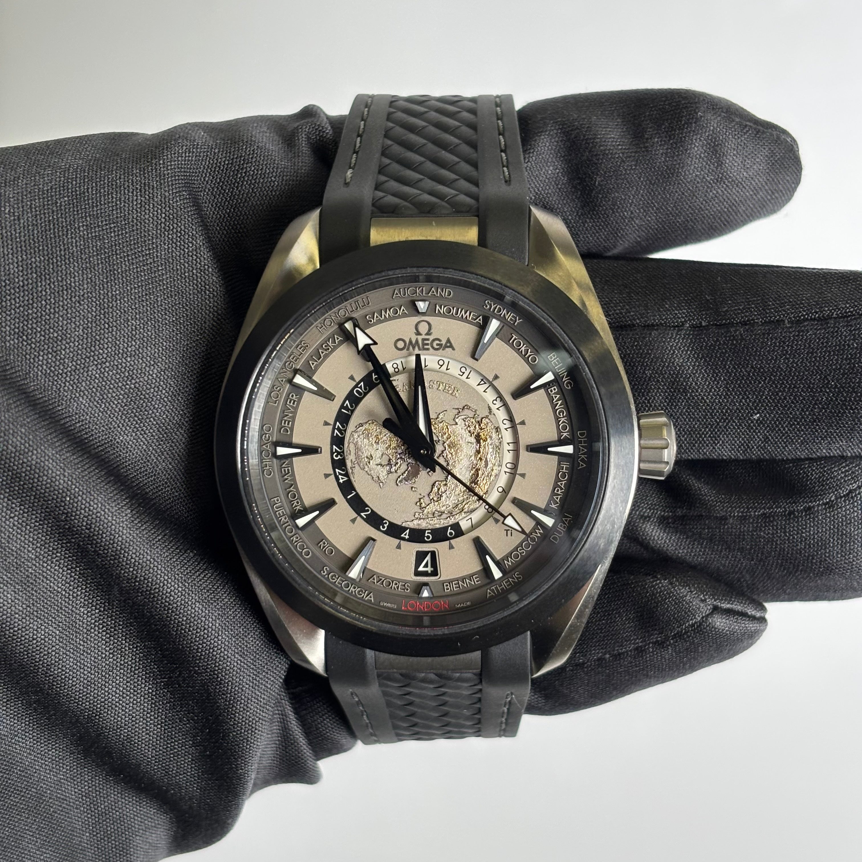 Omega Aqua Terra 43mm Grey Dial Watch Ref# 220.92.43.22.99.001 - Happy Jewelers Fine Jewelry Lifetime Warranty