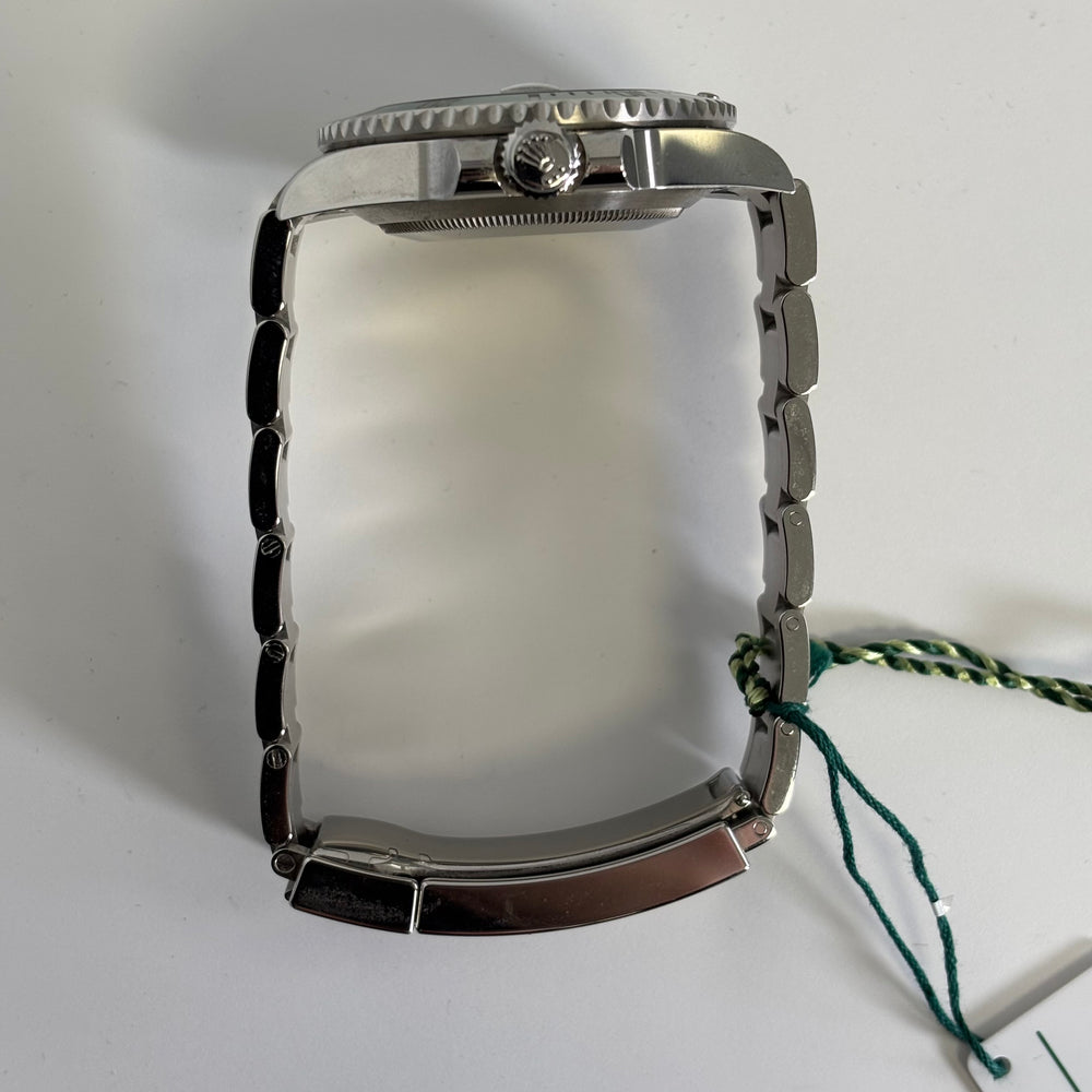 Rolex Submariner 40mm Green Dial Watch Ref# 116610LV