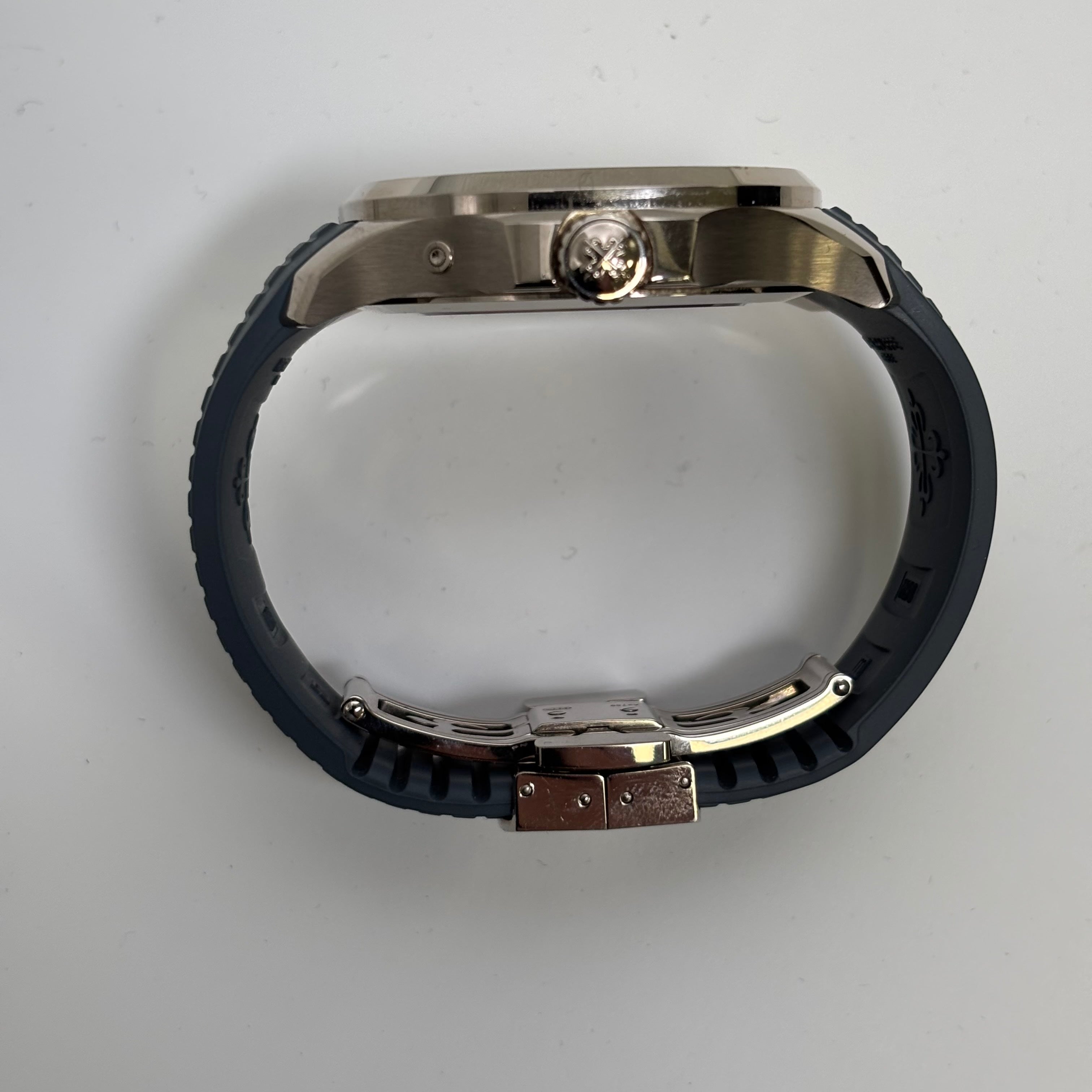 Patek Philippe Aquanaut 38.8mm Blue Dial Watch Ref# 5164G-001 - Happy Jewelers Fine Jewelry Lifetime Warranty