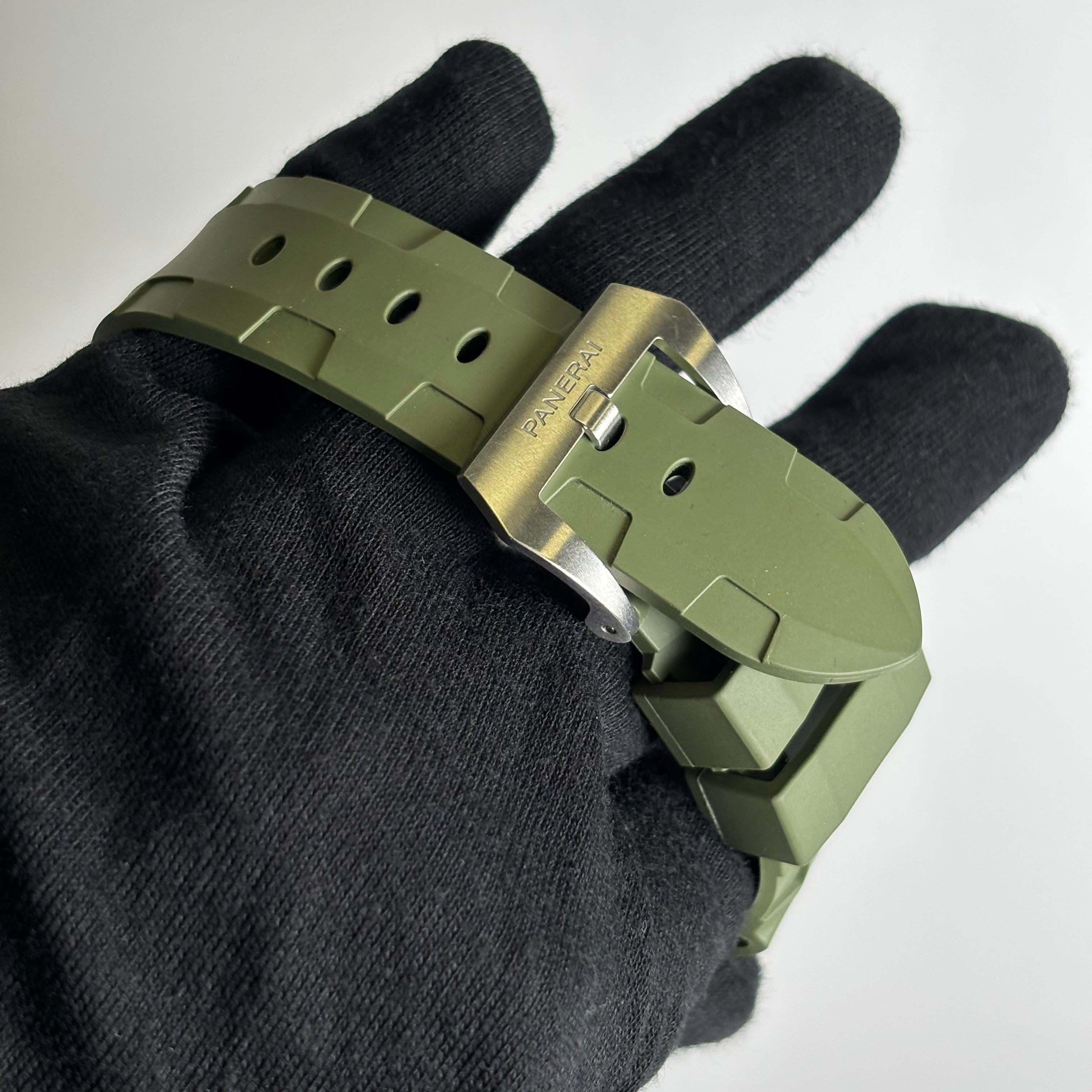 Panerai Submersible 44mm White Dial Watch Ref# PAM01595 - Happy Jewelers Fine Jewelry Lifetime Warranty