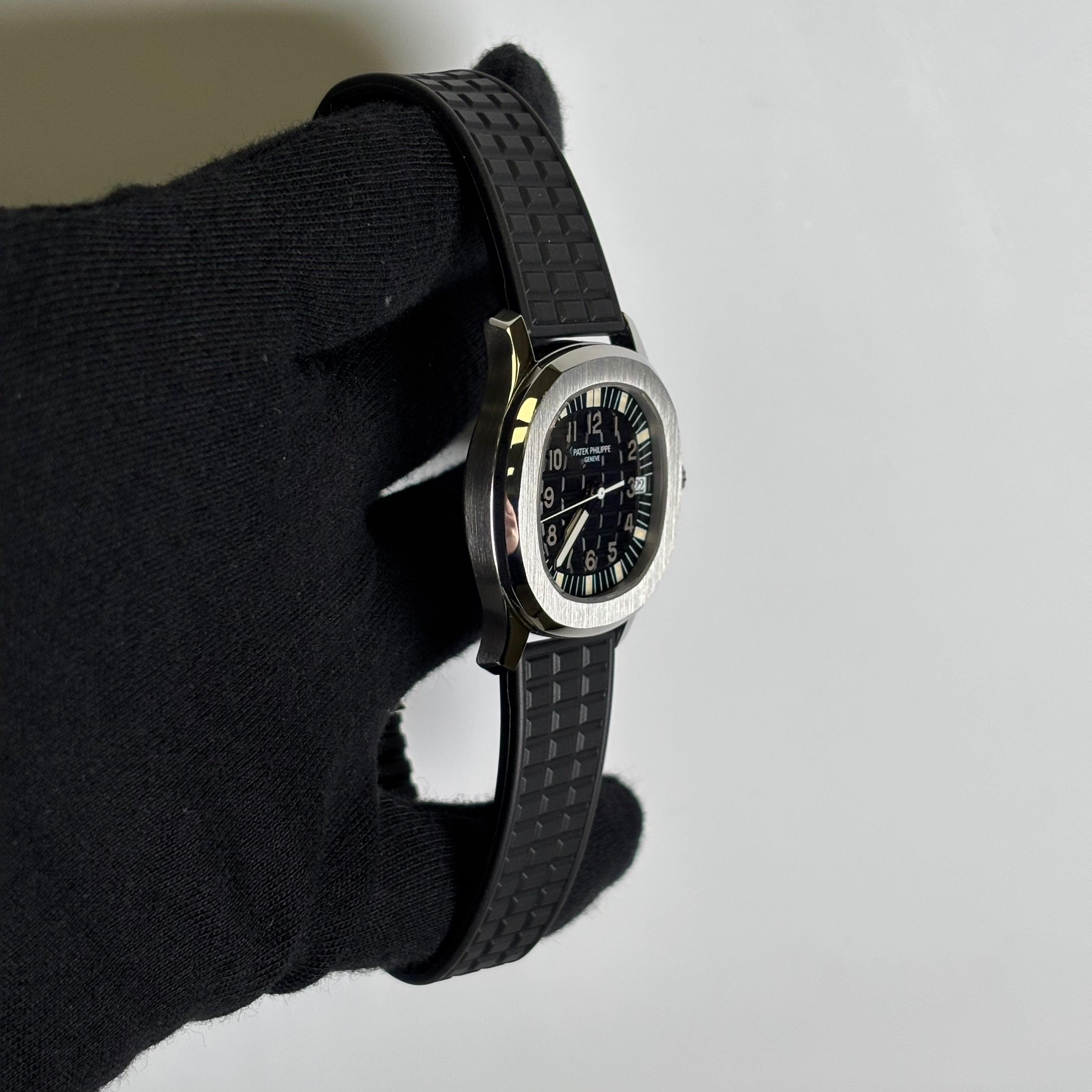 Patek Philippe Aquanaut 35mm Black Dial Ref# 5060A-001 - Happy Jewelers Fine Jewelry Lifetime Warranty