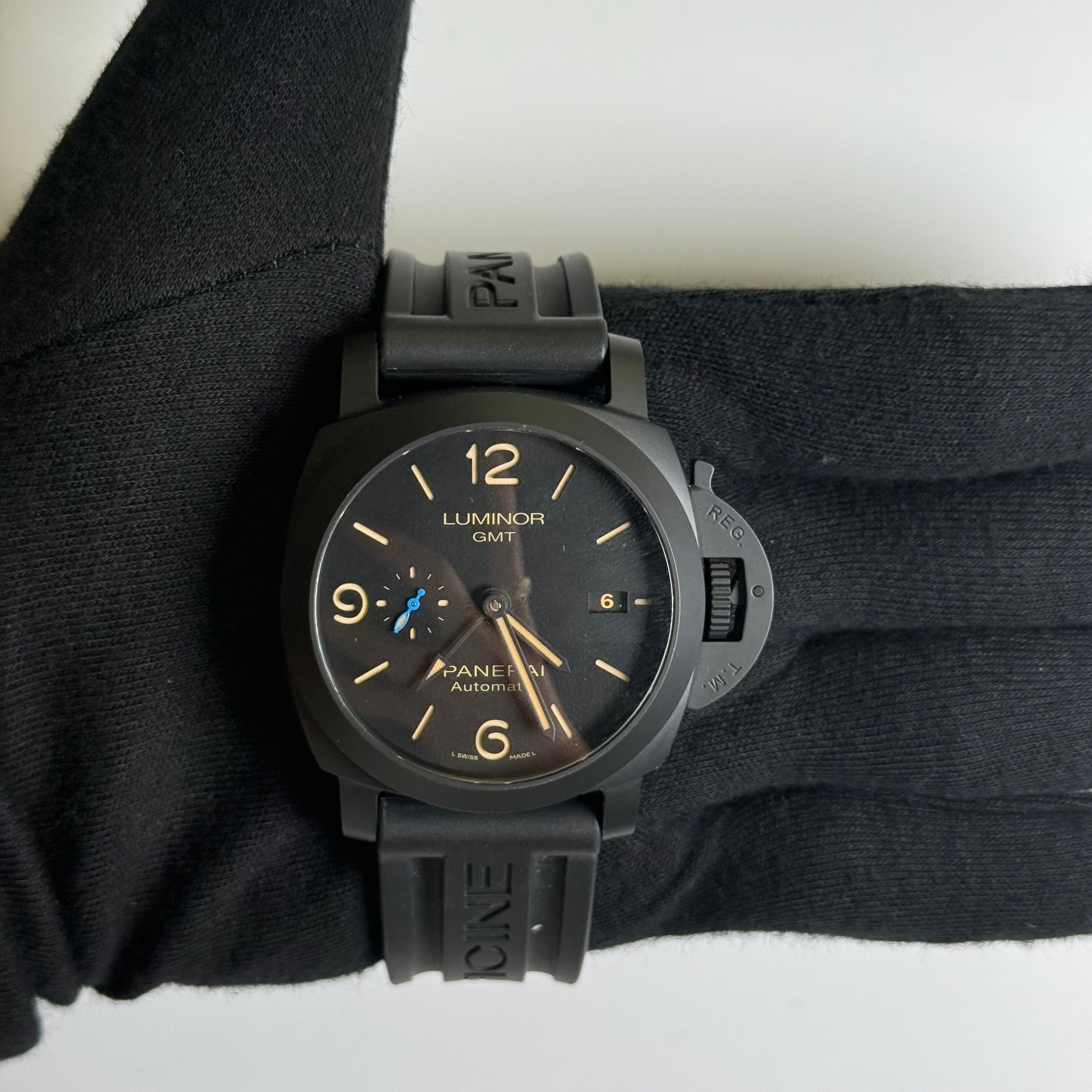Panerai Luminor GMT 44mm Black Dial Watch Ref# PAM01441 - Happy Jewelers Fine Jewelry Lifetime Warranty