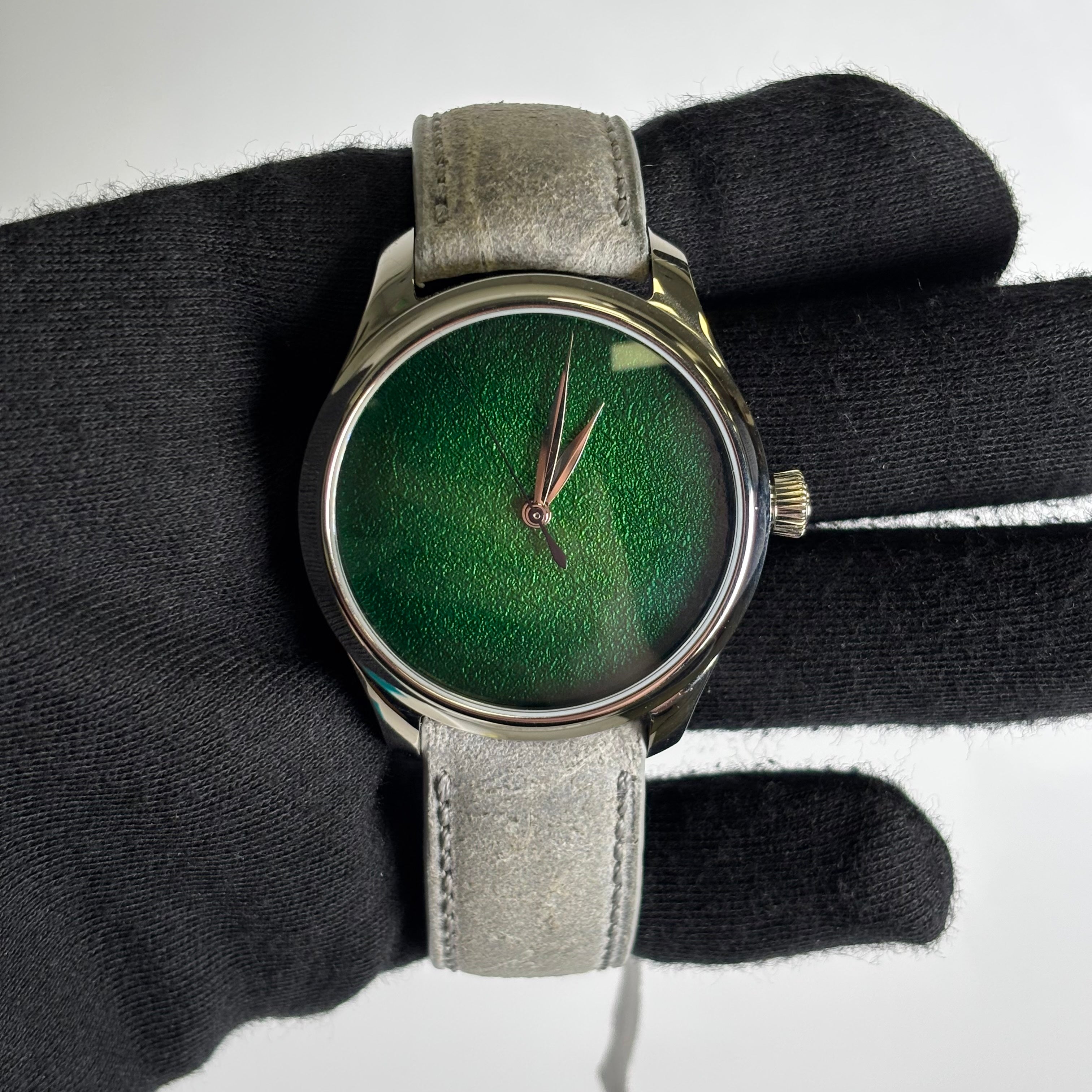 H. Moser & Cie Endeaver 40mm Green Dial Watch Ref# 1200-1233 - Happy Jewelers Fine Jewelry Lifetime Warranty