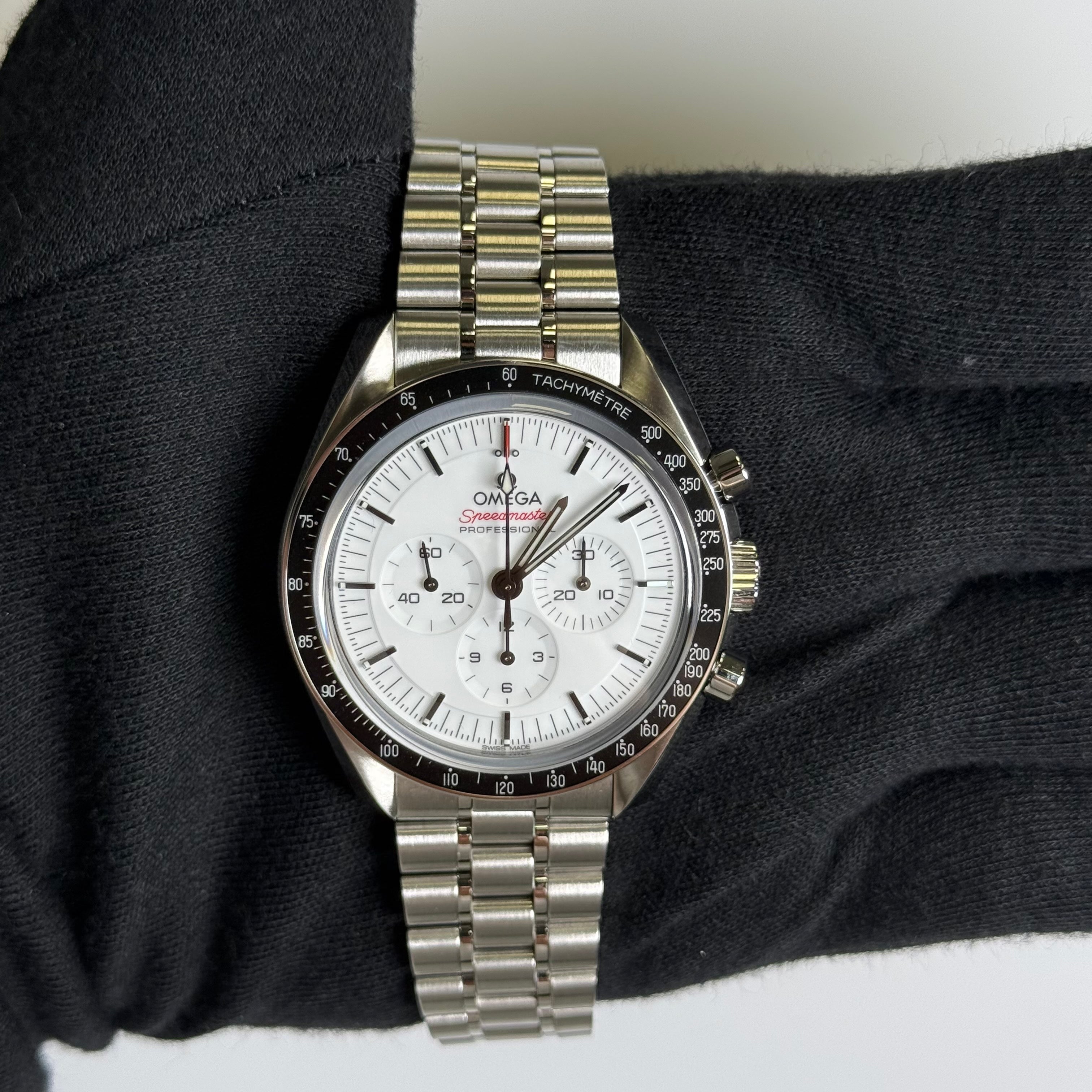 Omega Speedmaster 42mm White Dial Watch Ref# 310.30.42.50.04.001 - Happy Jewelers Fine Jewelry Lifetime Warranty