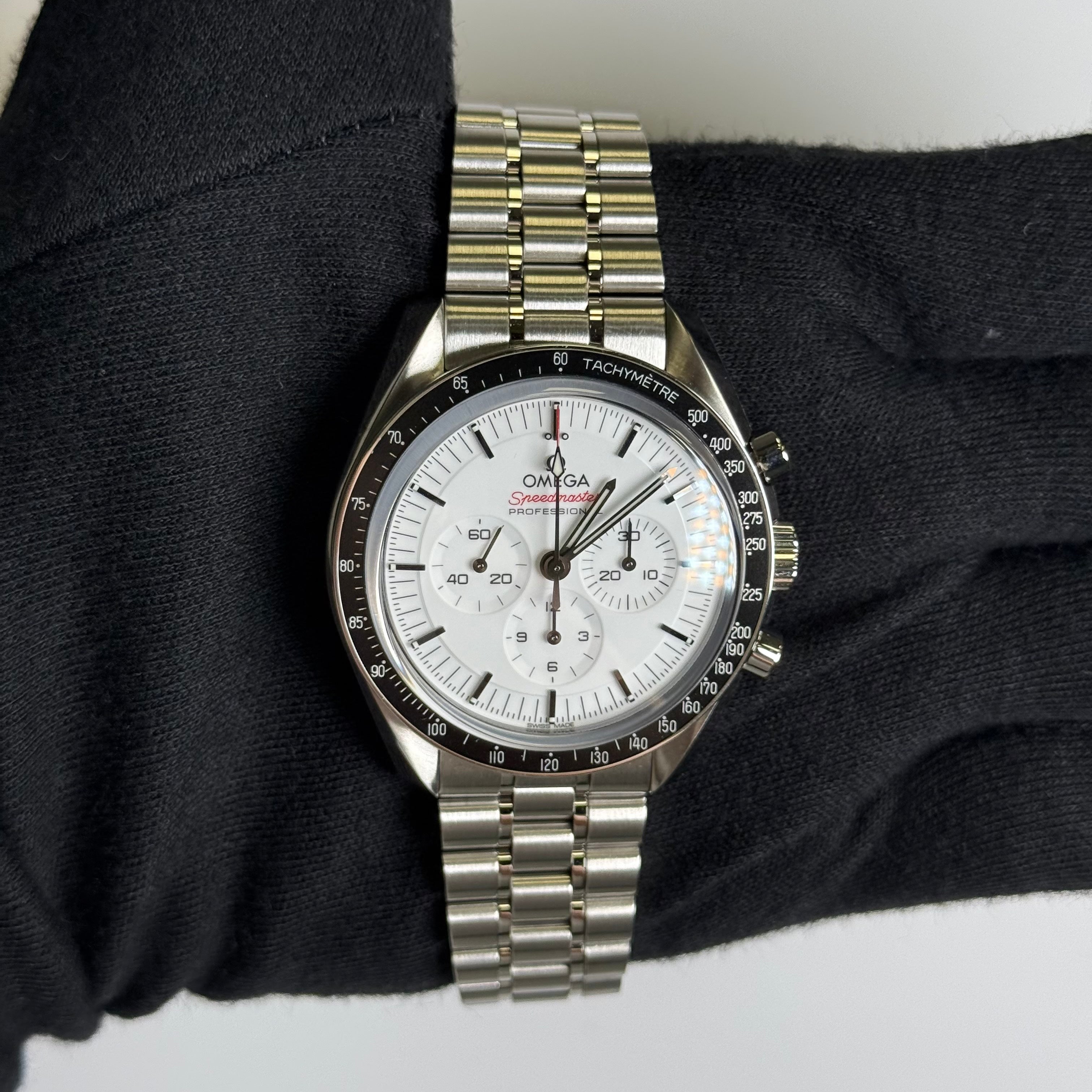 Omega Speedmaster 42mm White Dial Watch Ref# 310.30.42.50.04.001 - Happy Jewelers Fine Jewelry Lifetime Warranty