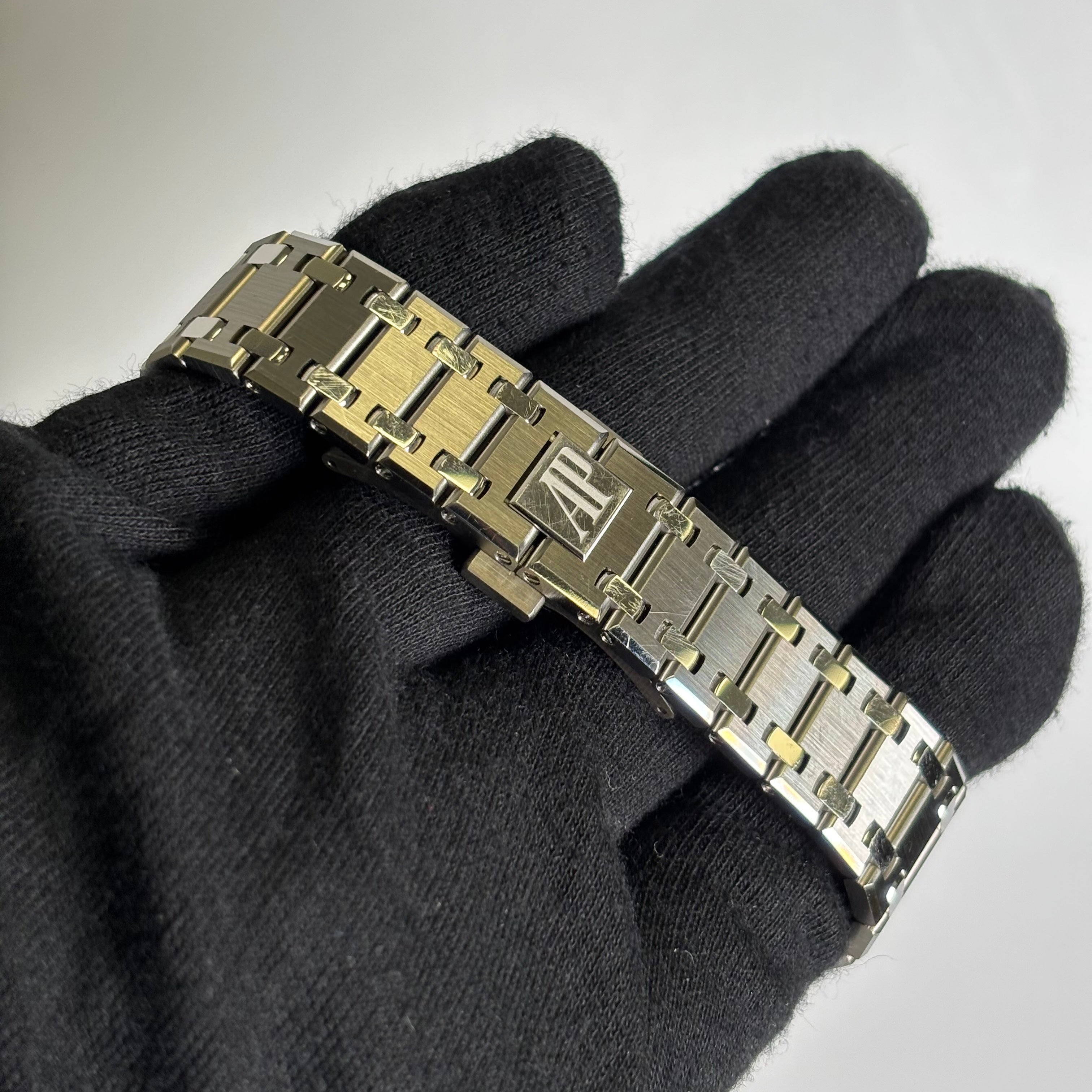 Audemars Piguet Royal Oak 41mm Blue Dial Watch Ref# 26586IP.OO.1240IP.01 - Happy Jewelers Fine Jewelry Lifetime Warranty