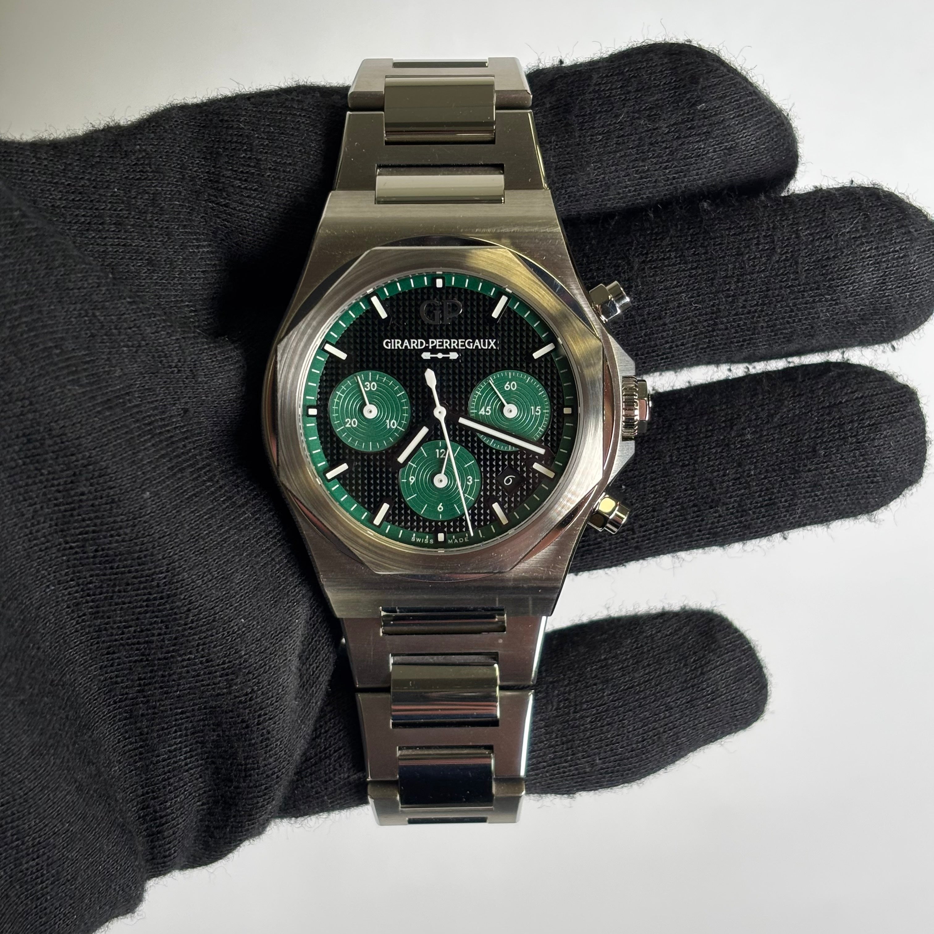 Girard Perregaux Laureato 42mm Black Dial Watch Ref# 81020-11-3254-1GM - Happy Jewelers Fine Jewelry Lifetime Warranty