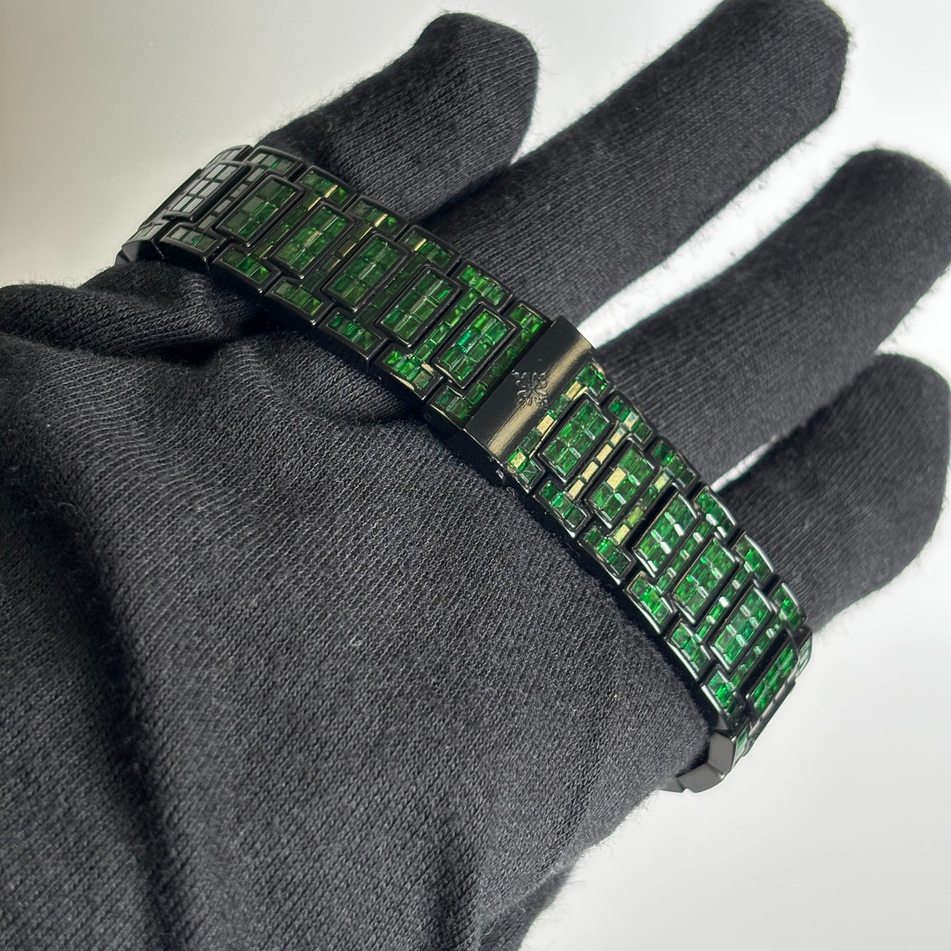 Patek Philippe Nautilus 40.5mm Emerald Dial Watch Ref# 5726 - Happy Jewelers Fine Jewelry Lifetime Warranty