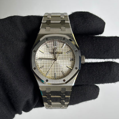 Audemars Piguet Royal Oak 41mm Silver Dial Watch Ref# 15500ST.OO.1220ST.04 - Happy Jewelers Fine Jewelry Lifetime Warranty