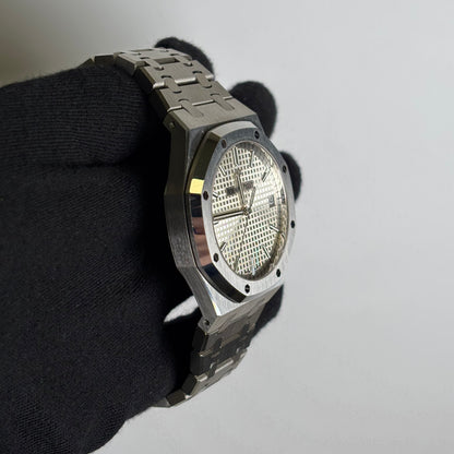 Audemars Piguet Royal Oak 41mm Silver Dial Watch Ref# 15500ST.OO.1220ST.04 - Happy Jewelers Fine Jewelry Lifetime Warranty