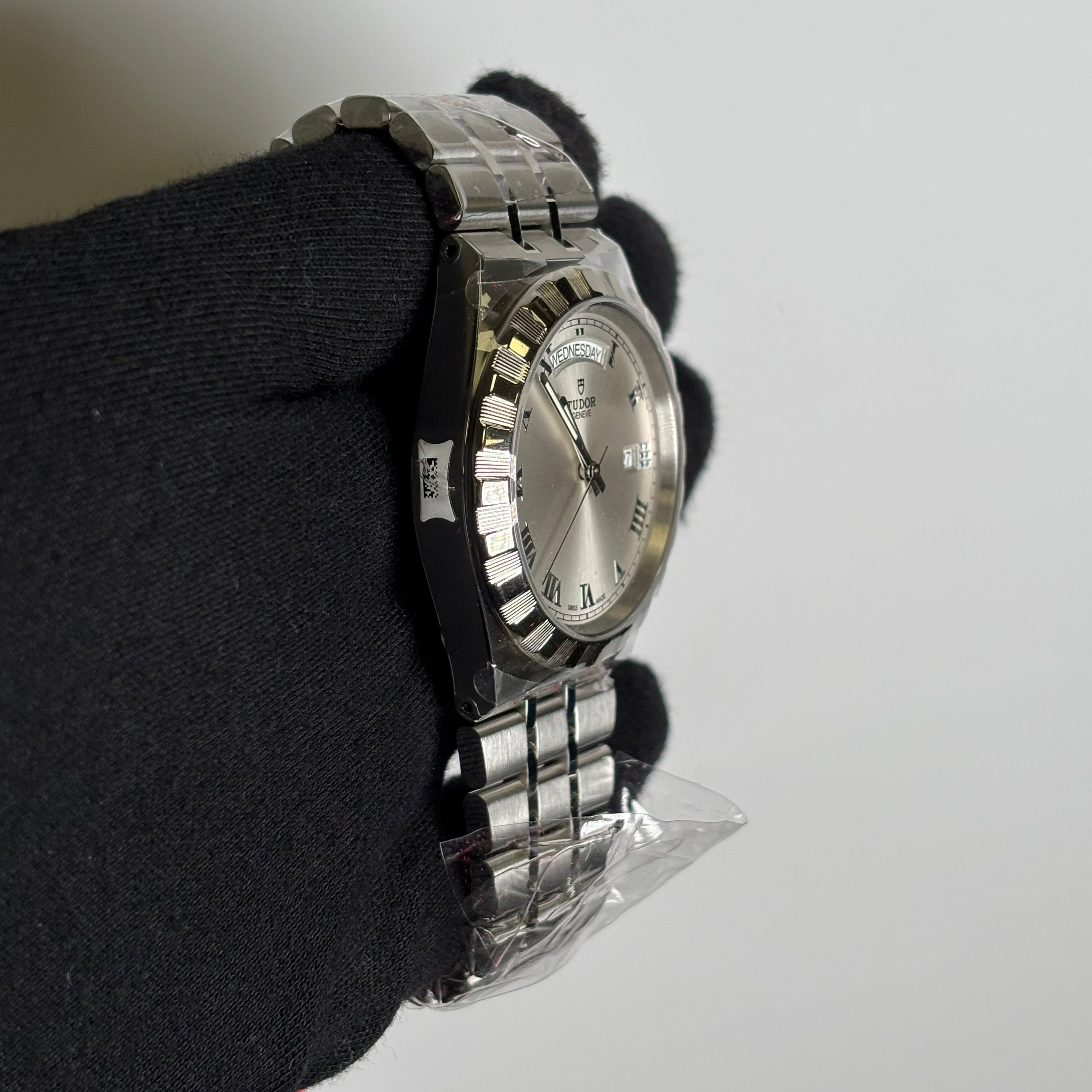 Tudor Royal 41mm Silver Dial Watch Ref# 28600 - Happy Jewelers Fine Jewelry Lifetime Warranty