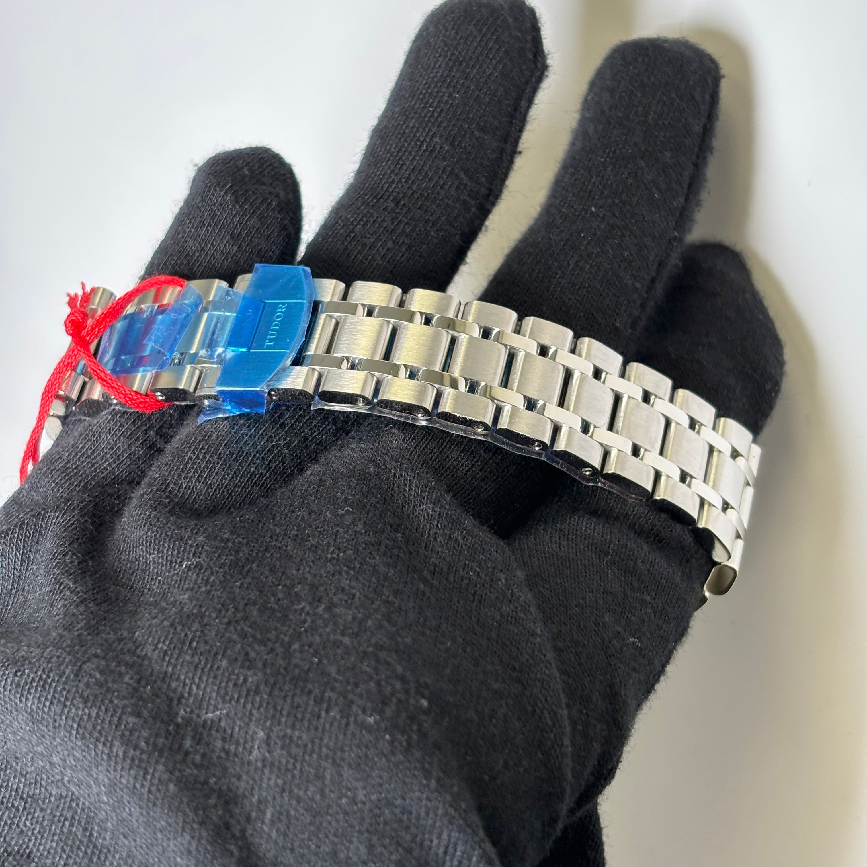 Tudor Royal 41mm Black Dial Watch Ref# 28600 - Happy Jewelers Fine Jewelry Lifetime Warranty