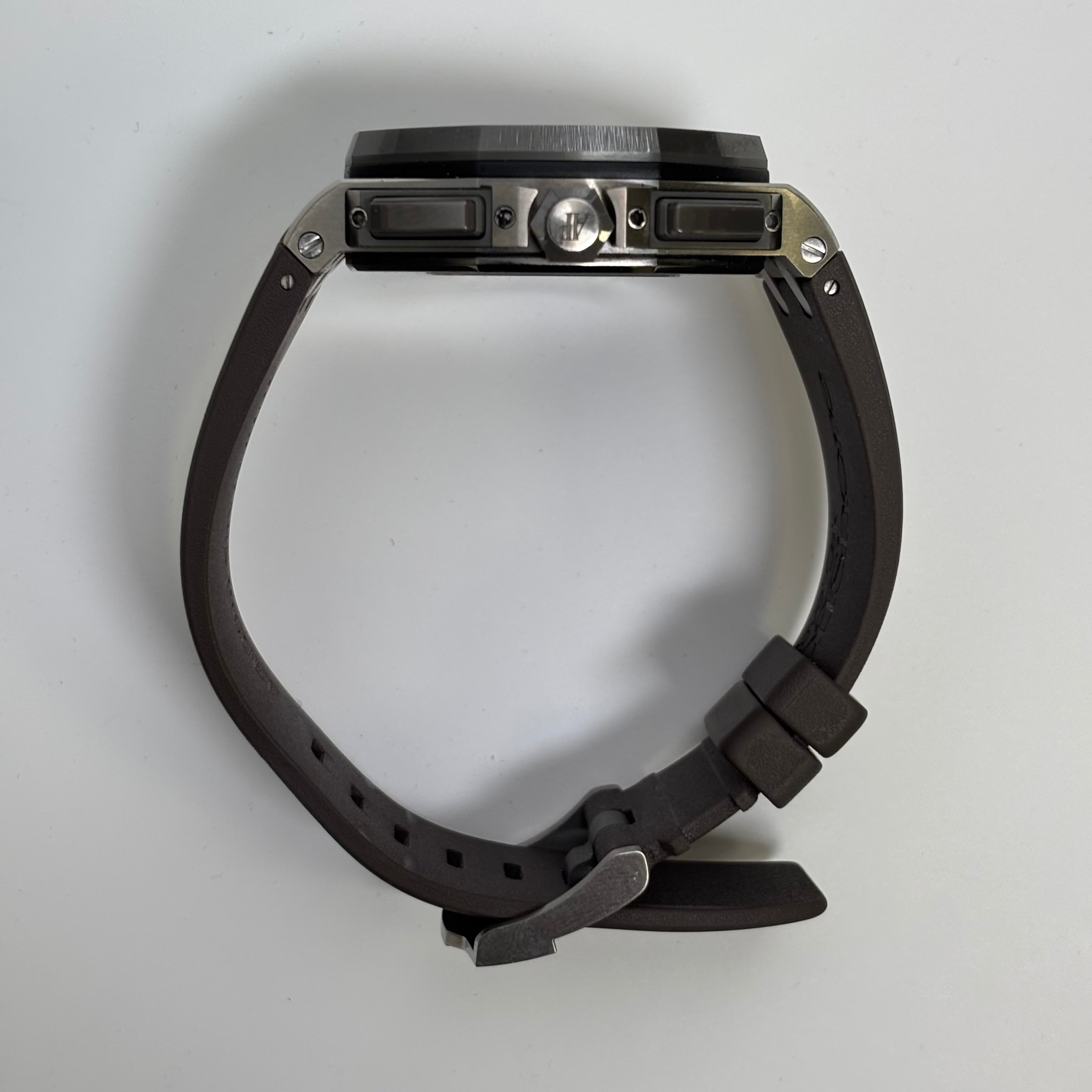 Audemars Piguet Offshore 44mm Grey Dial Watch Ref# 26400IO.OO.A004CA.02 - Happy Jewelers Fine Jewelry Lifetime Warranty