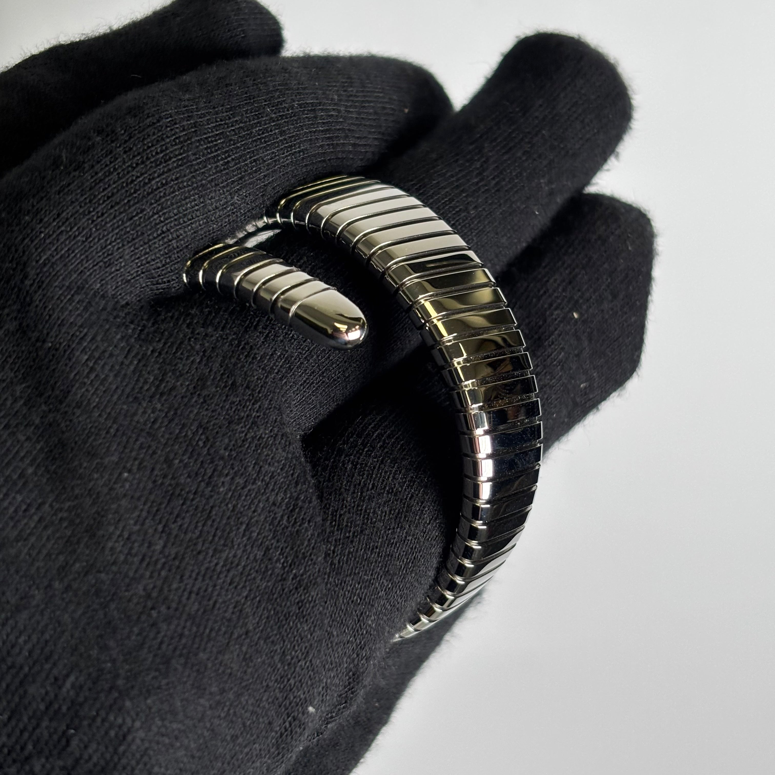 Bvlgari Serpenti 35mm Black Dial Watch Ref# 103524 - Happy Jewelers Fine Jewelry Lifetime Warranty