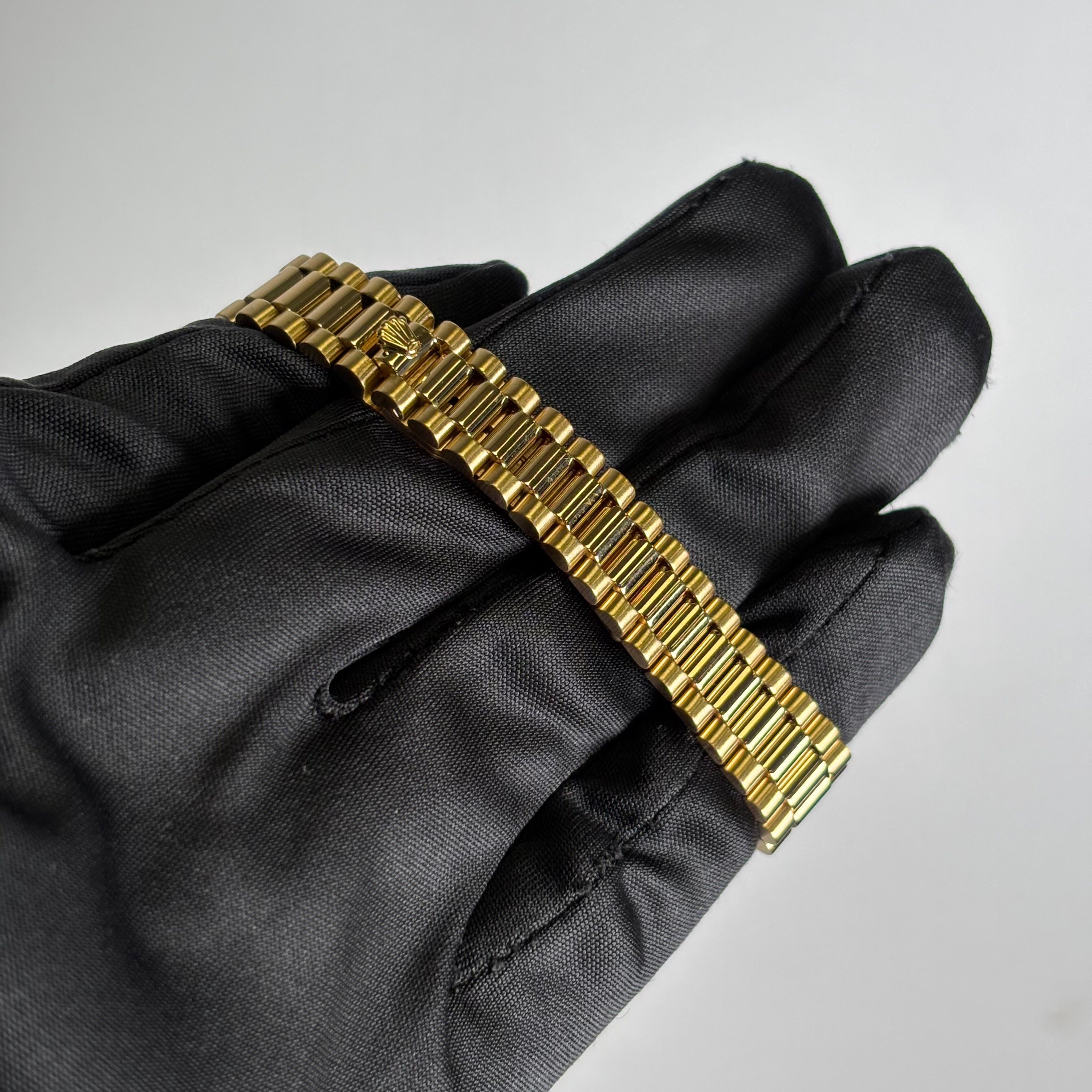 Rolex Datejust 26mm Champagne Dial Watch Ref# 69178 - Happy Jewelers Fine Jewelry Lifetime Warranty