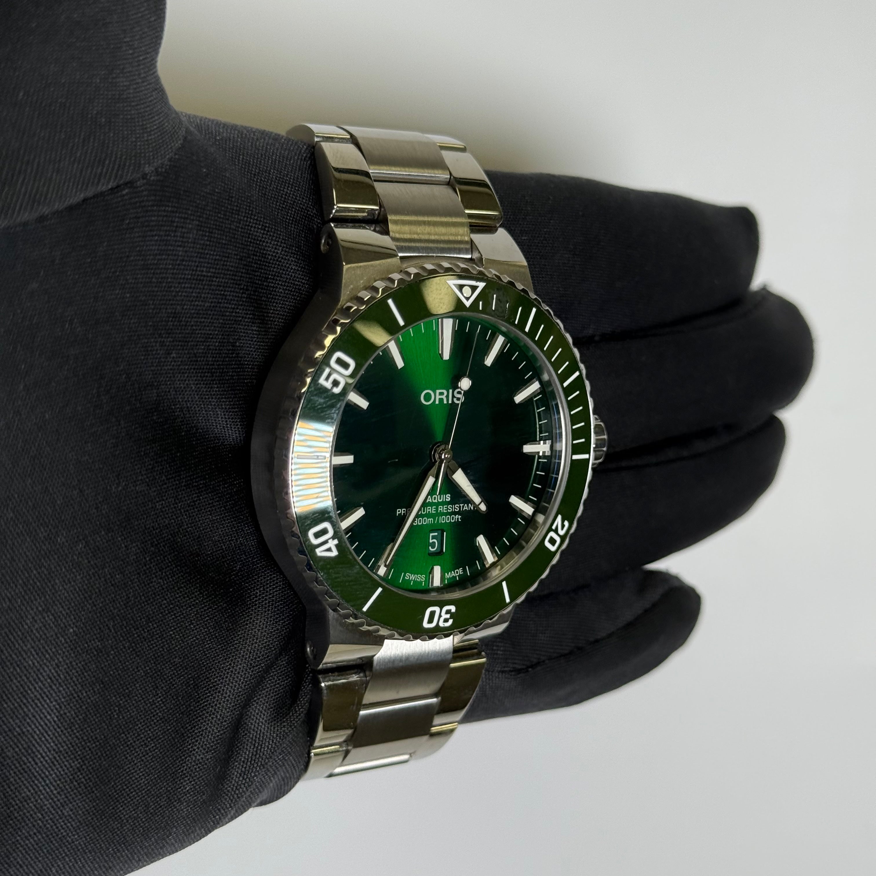 Oris Aquis 43.5mm Green Dial Watch Ref# 01 400 7763 4157 - Happy Jewelers Fine Jewelry Lifetime Warranty