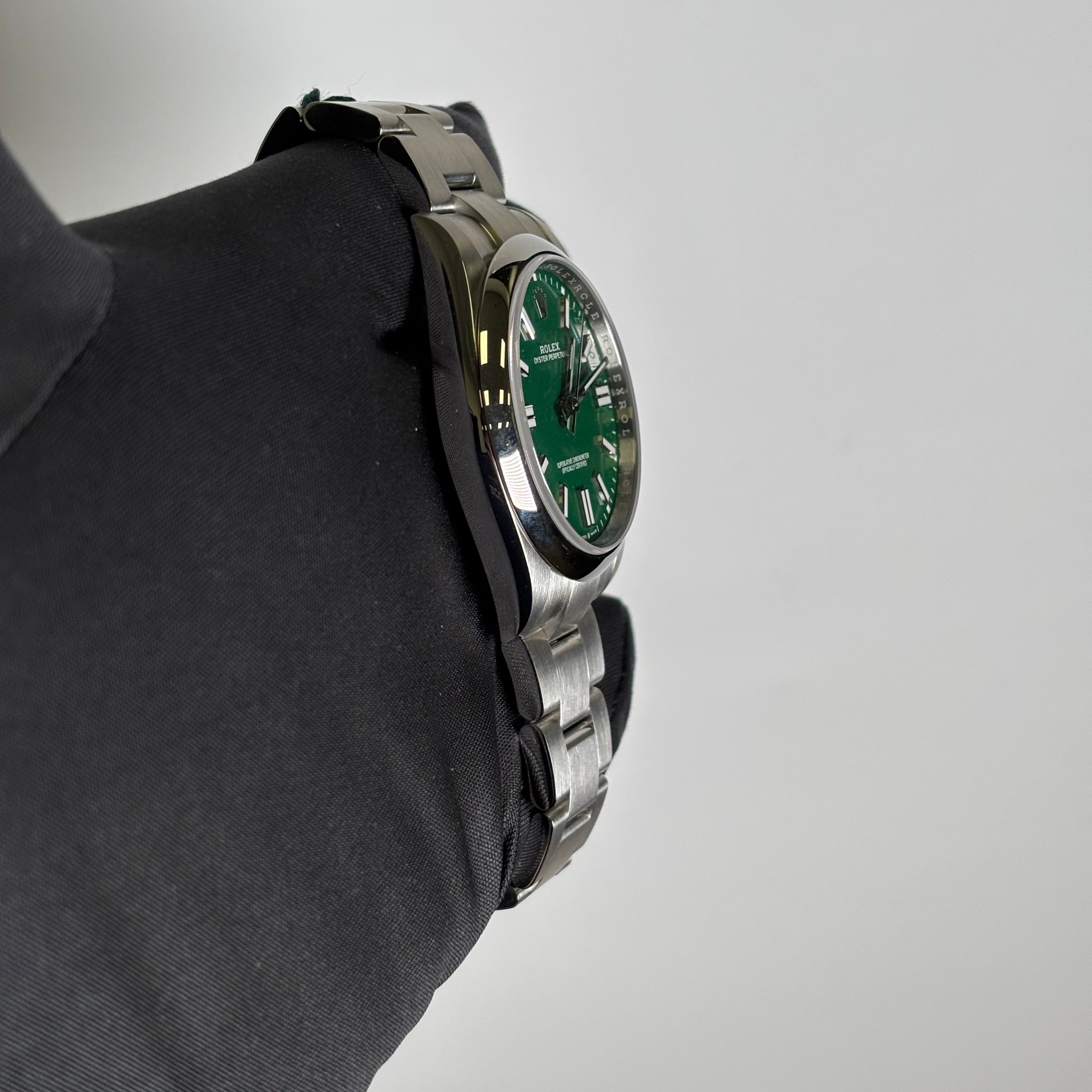 Rolex Oyster Perpetual 41mm Green Dial Watch Ref# 124300 - Happy Jewelers Fine Jewelry Lifetime Warranty
