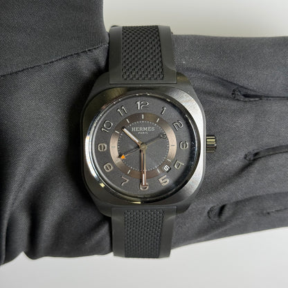 Hermes H08 42mm Black Dial Watch Ref# W049433WW00 - Happy Jewelers Fine Jewelry Lifetime Warranty