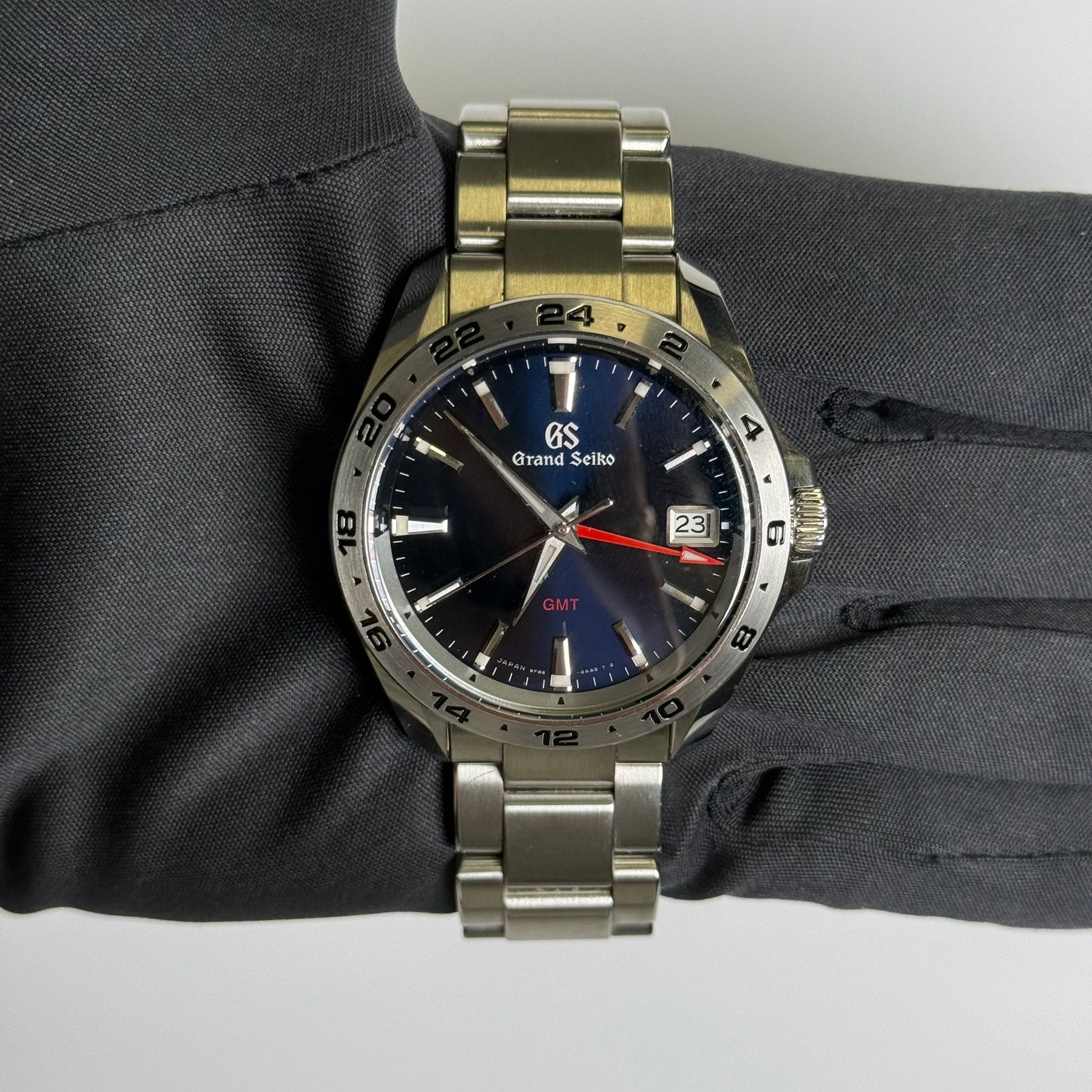 Grand Seiko GMT 39mm Blue Dial Ref# 9F86-0AB0 – Happy Jewelers
