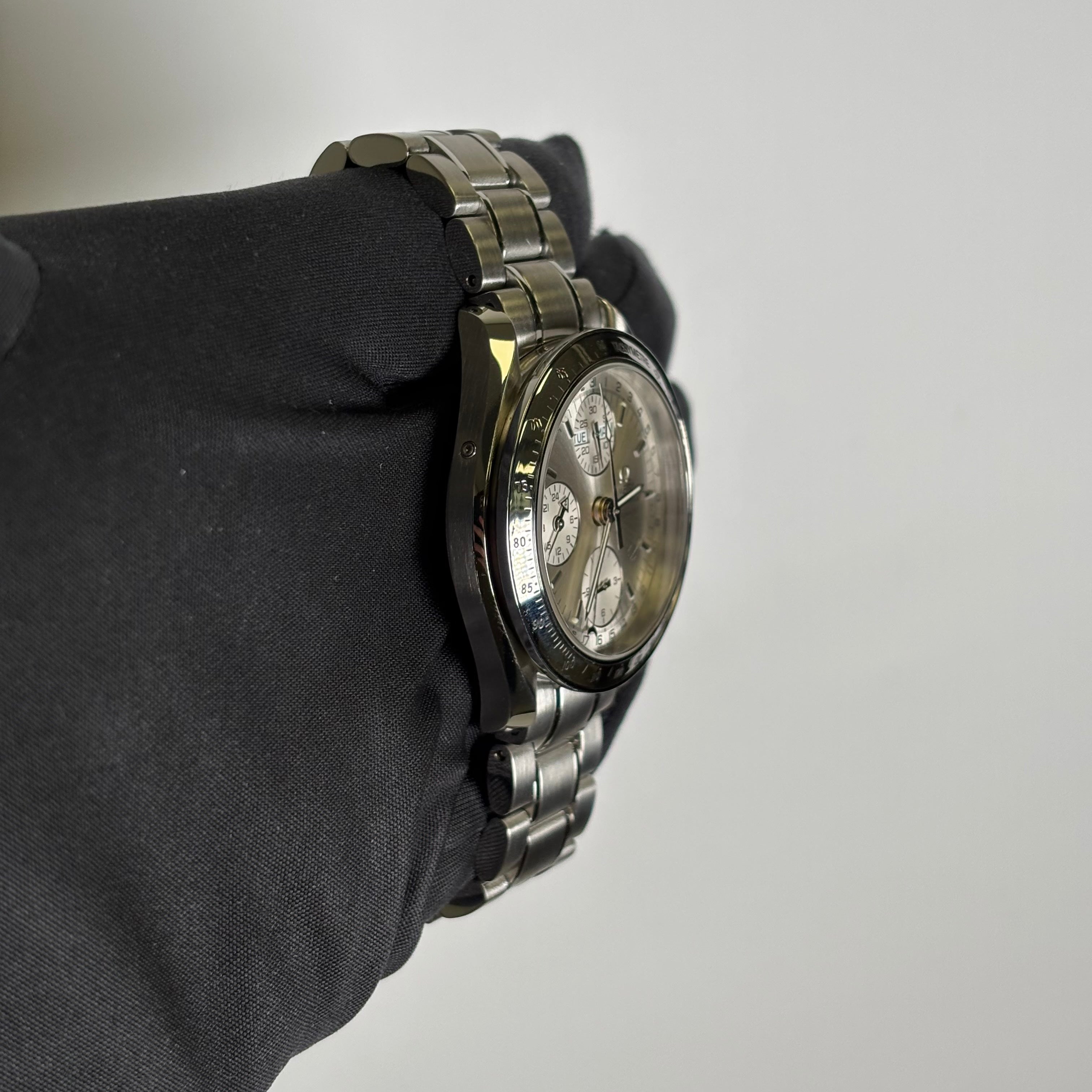 Omega Speedmaster 39mm Silver Dial Watch Ref# 3523.30.00 - Happy Jewelers Fine Jewelry Lifetime Warranty