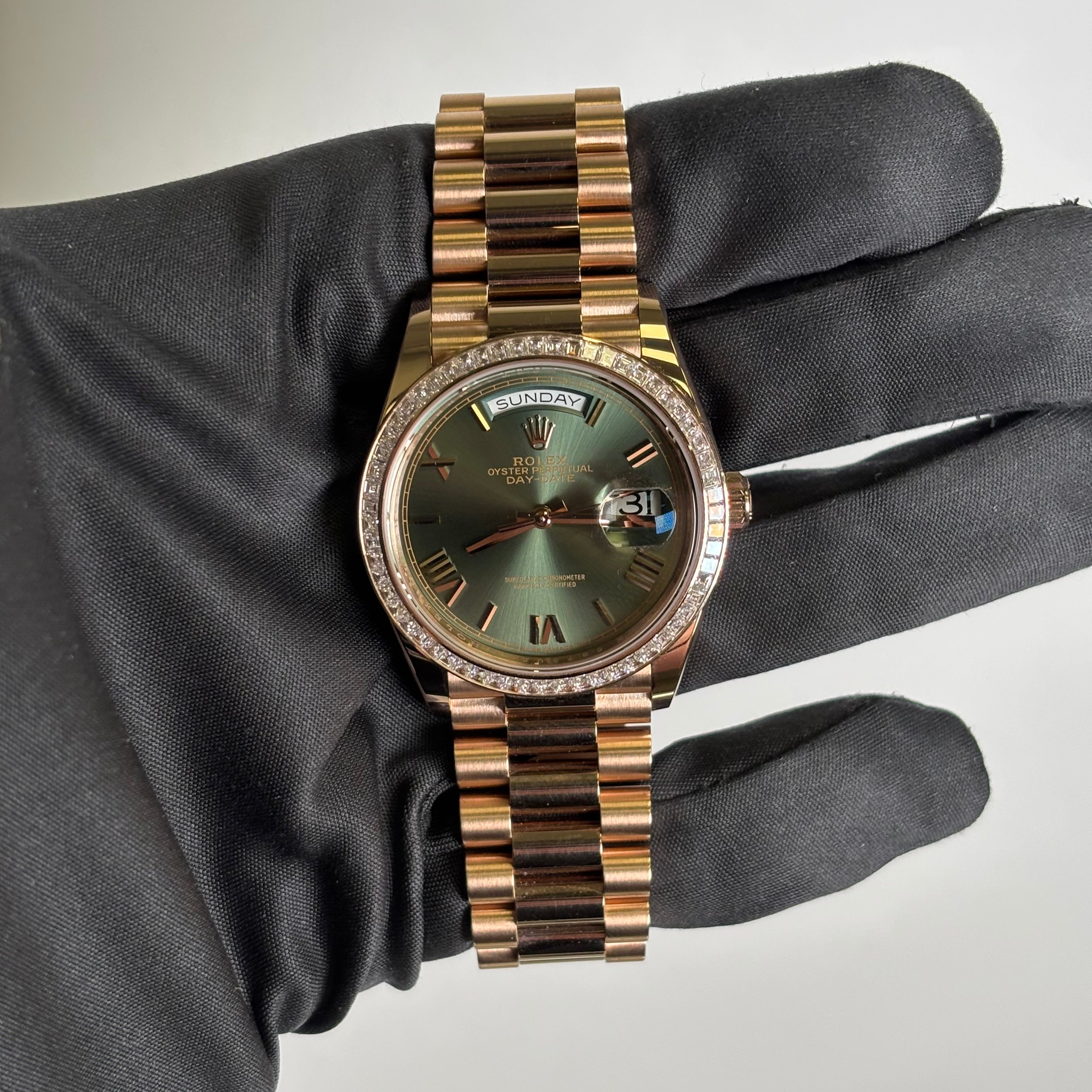 レイキャビック　グラデーション　カーキ Rolex Day-Date 36mm Olive Dial Watch Ref# 128395TBR – Happy Jewelers
