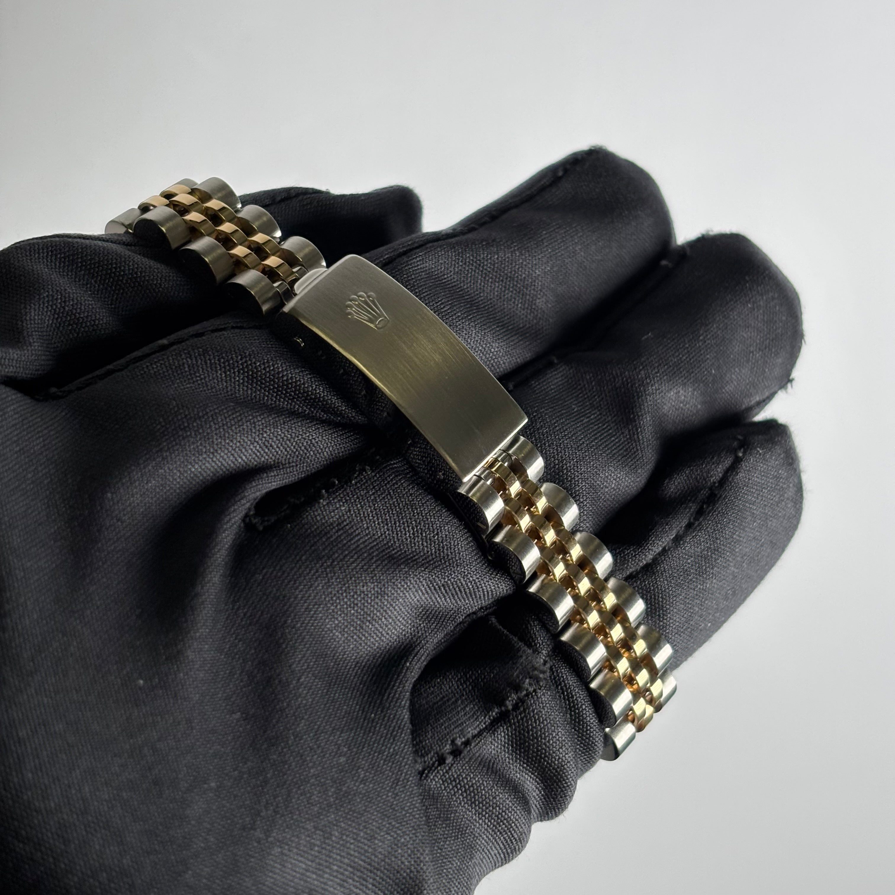 Rolex Datejust 26mm MOP Dial Watch Ref# 69173 - Happy Jewelers Fine Jewelry Lifetime Warranty