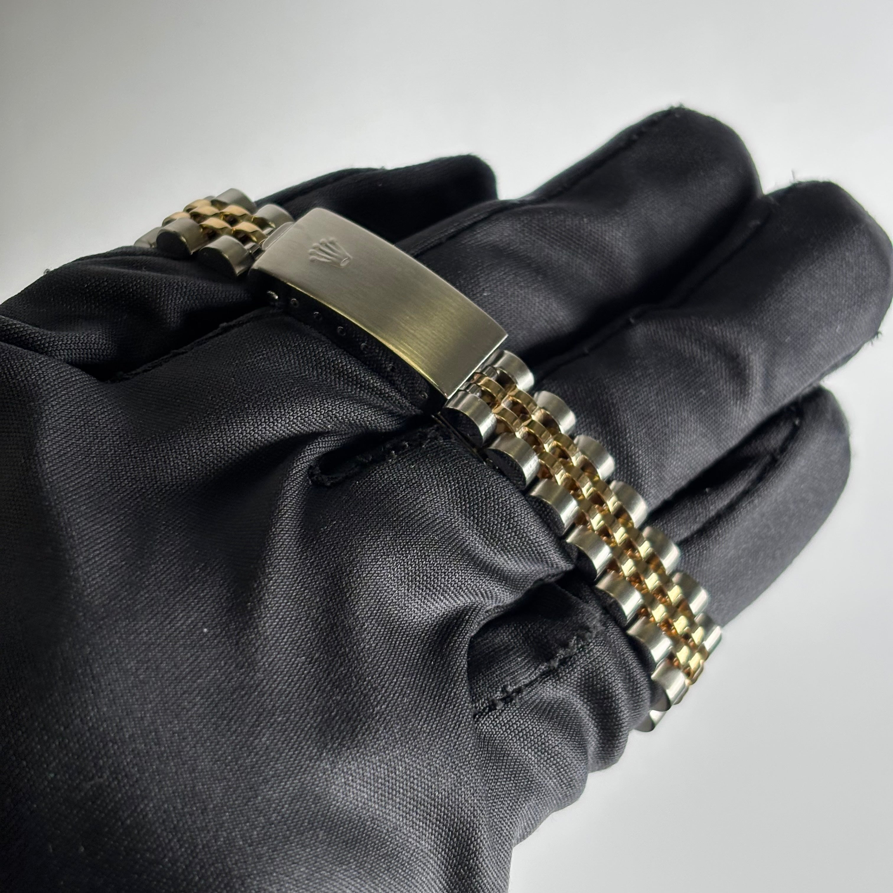 Rolex Datejust 26mm MOP Dial Watch Ref# 69173 - Happy Jewelers Fine Jewelry Lifetime Warranty