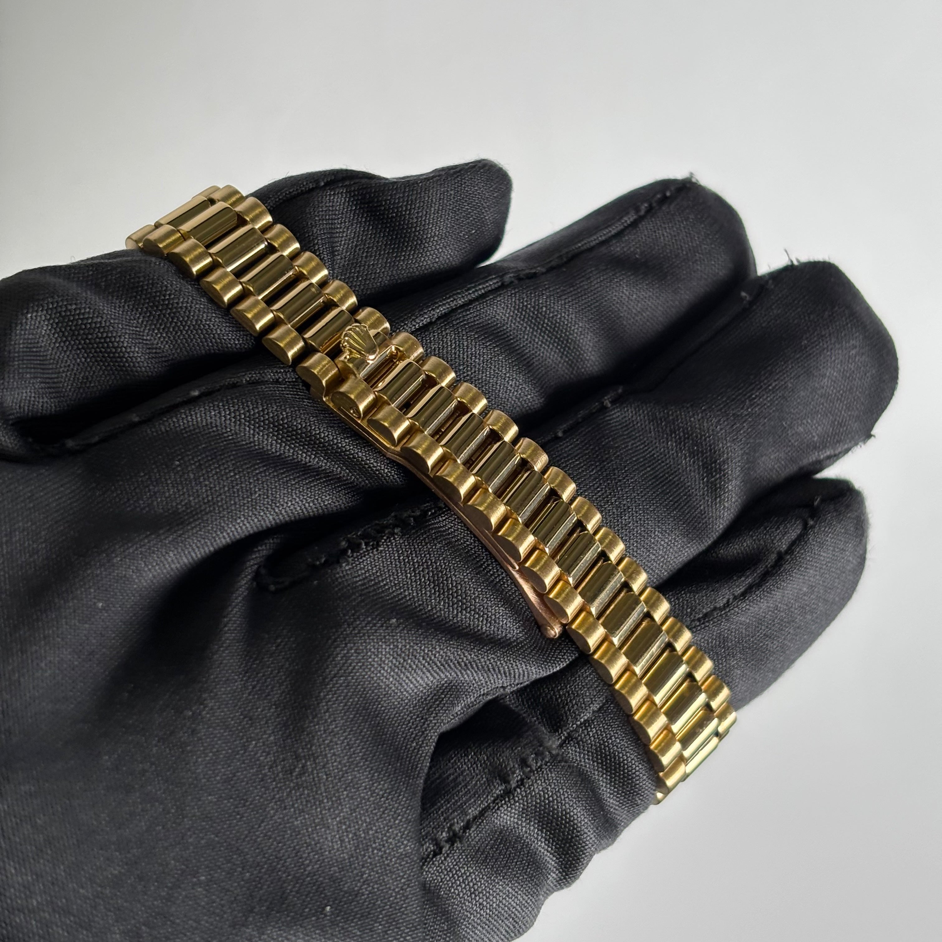 Rolex Datejust 26mm Champagne Dial Watch Ref# 69178 - Happy Jewelers Fine Jewelry Lifetime Warranty