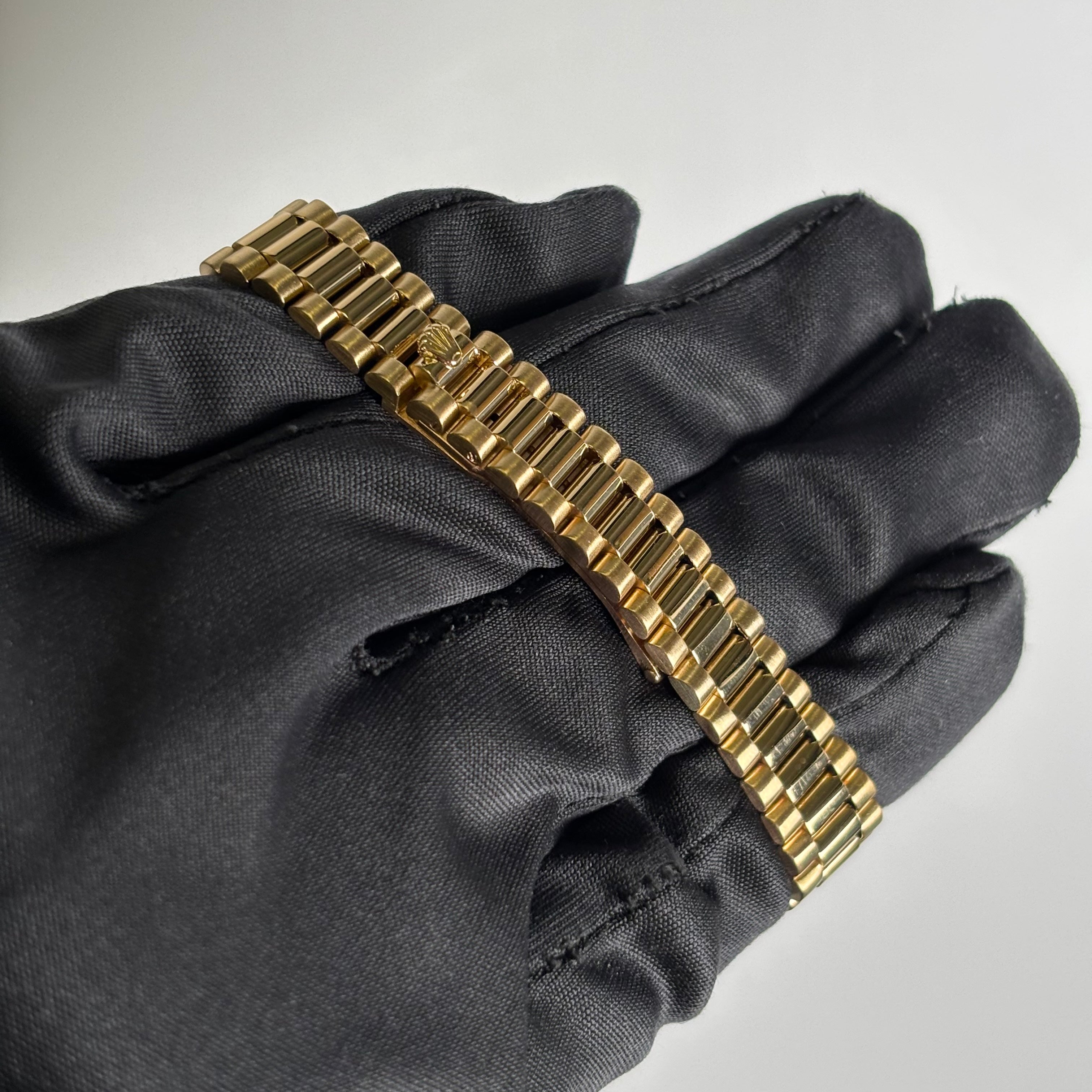 Rolex Datejust 26mm Champagne Dial Watch Ref# 69178 - Happy Jewelers Fine Jewelry Lifetime Warranty