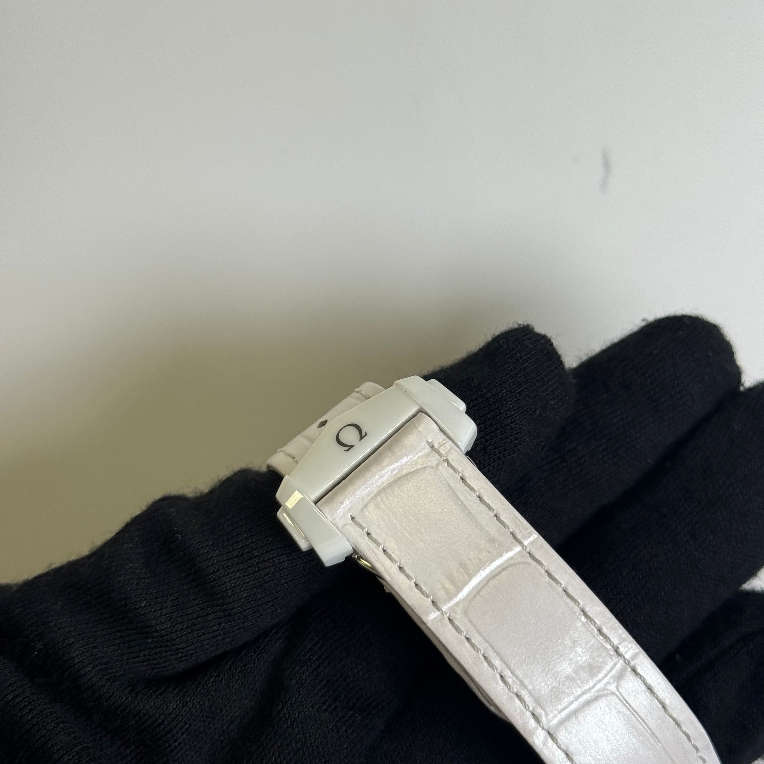 Omega Speedmaster 44.5mm White Dial Ref# 311.93.44.51.04.002 - Happy Jewelers Fine Jewelry Lifetime Warranty