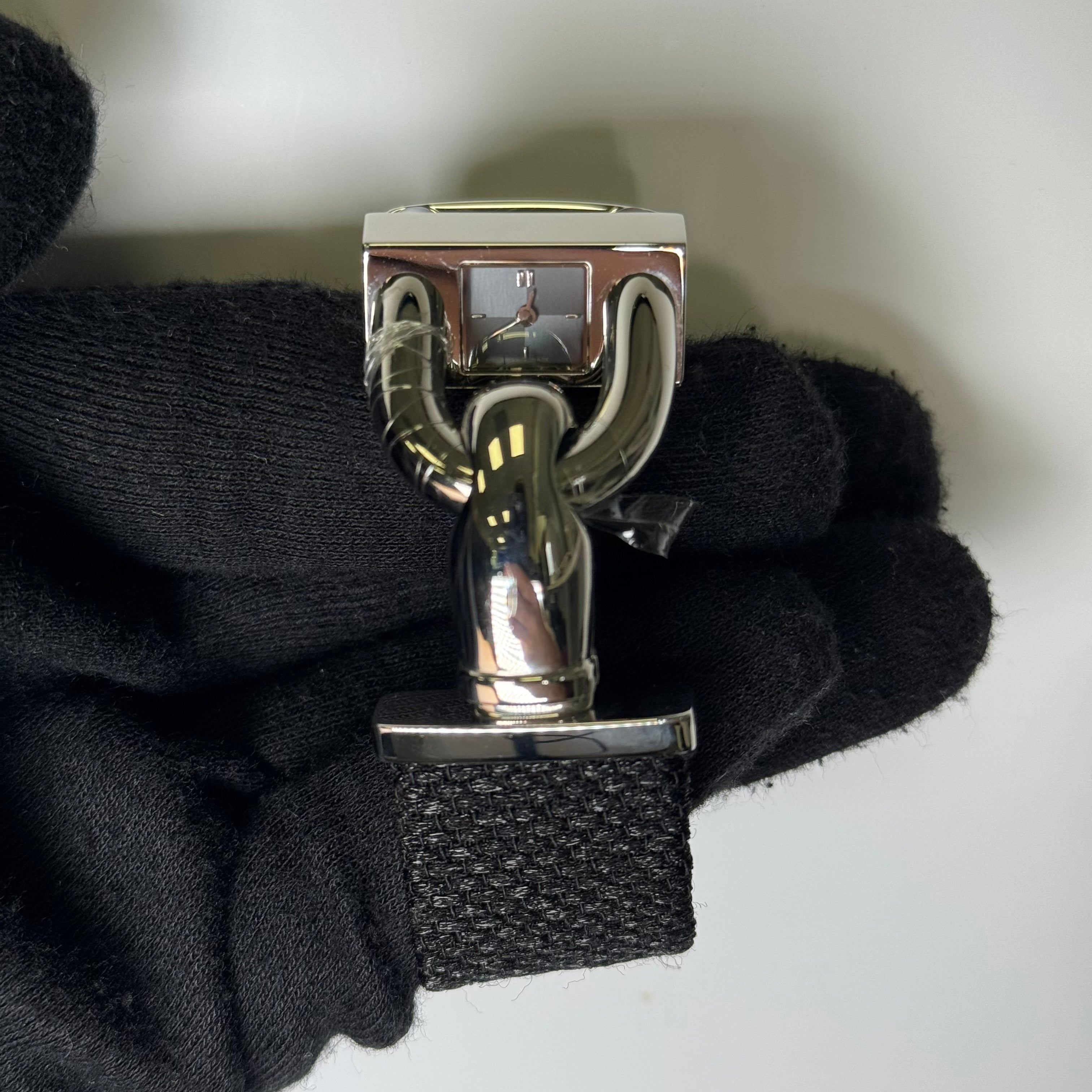 Van Cleef Cadenas 26x13mm Grey Dial Watch Ref# 135532 - Happy Jewelers Fine Jewelry Lifetime Warranty