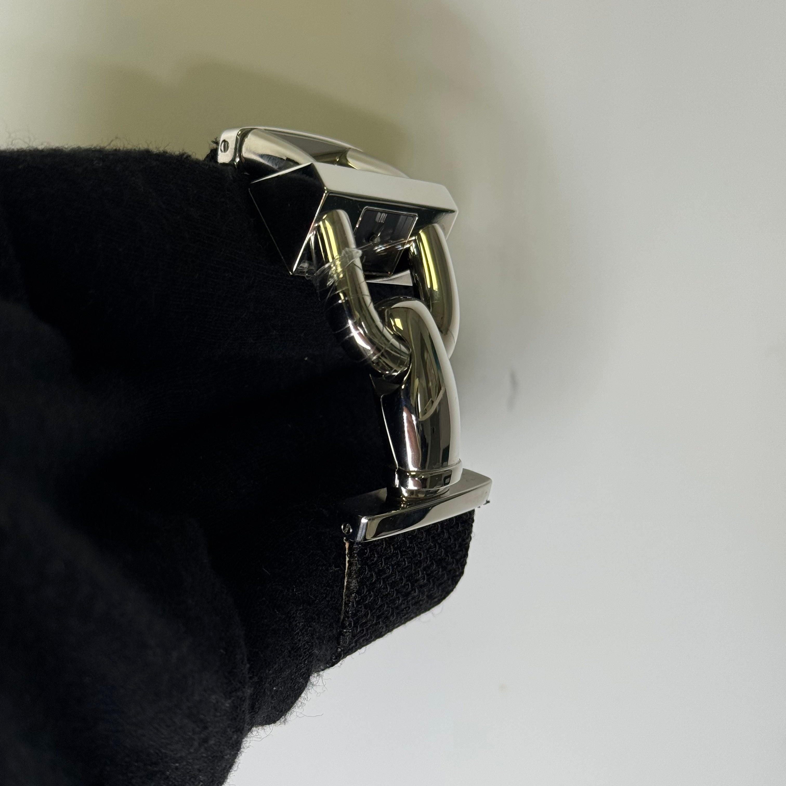 Van Cleef Cadenas 26x13mm Grey Dial Watch Ref# 135532 - Happy Jewelers Fine Jewelry Lifetime Warranty